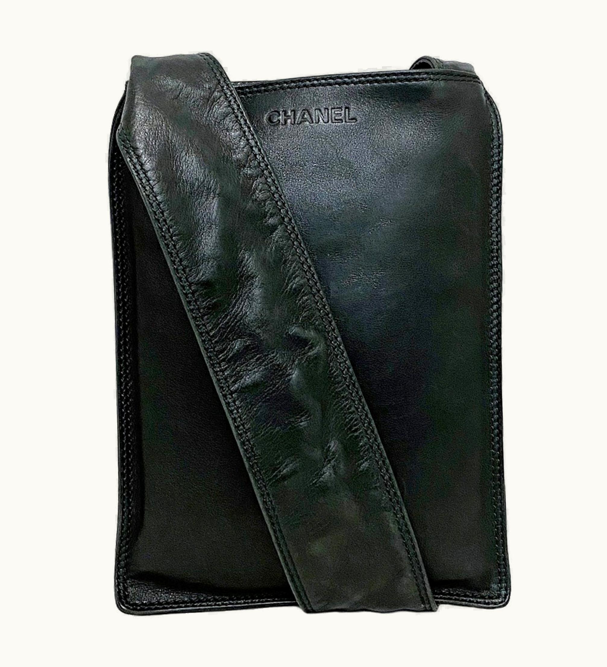 Chanel Chanel Shoulder Bag Khaki Green Leather Lambskin 5S Chanel Sakosh Pochette Women's