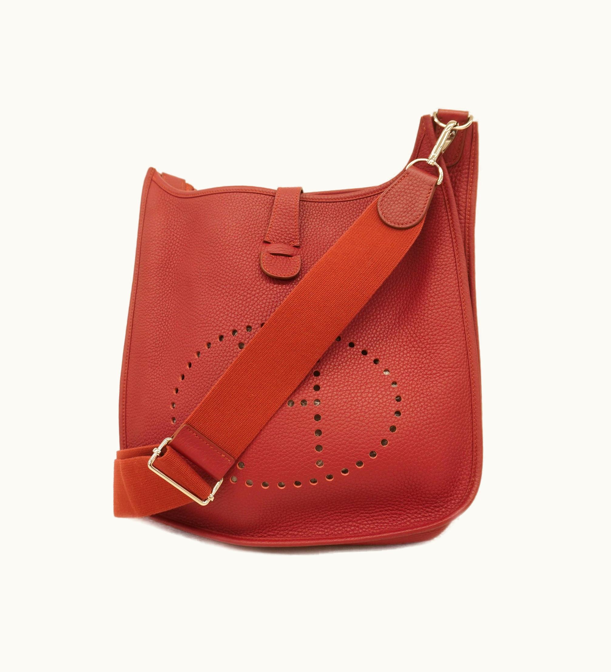 Hermès Shoulder Bag Evelyne 3 N Engraved Taurillon Clemence Ruby Silver Metal
