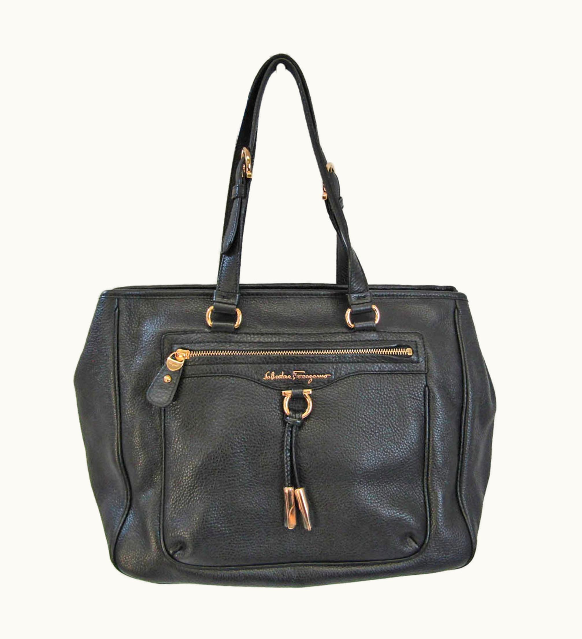 Salvatore Ferragamo Gancini Au-21/C951 Women's Leather Handbag Black