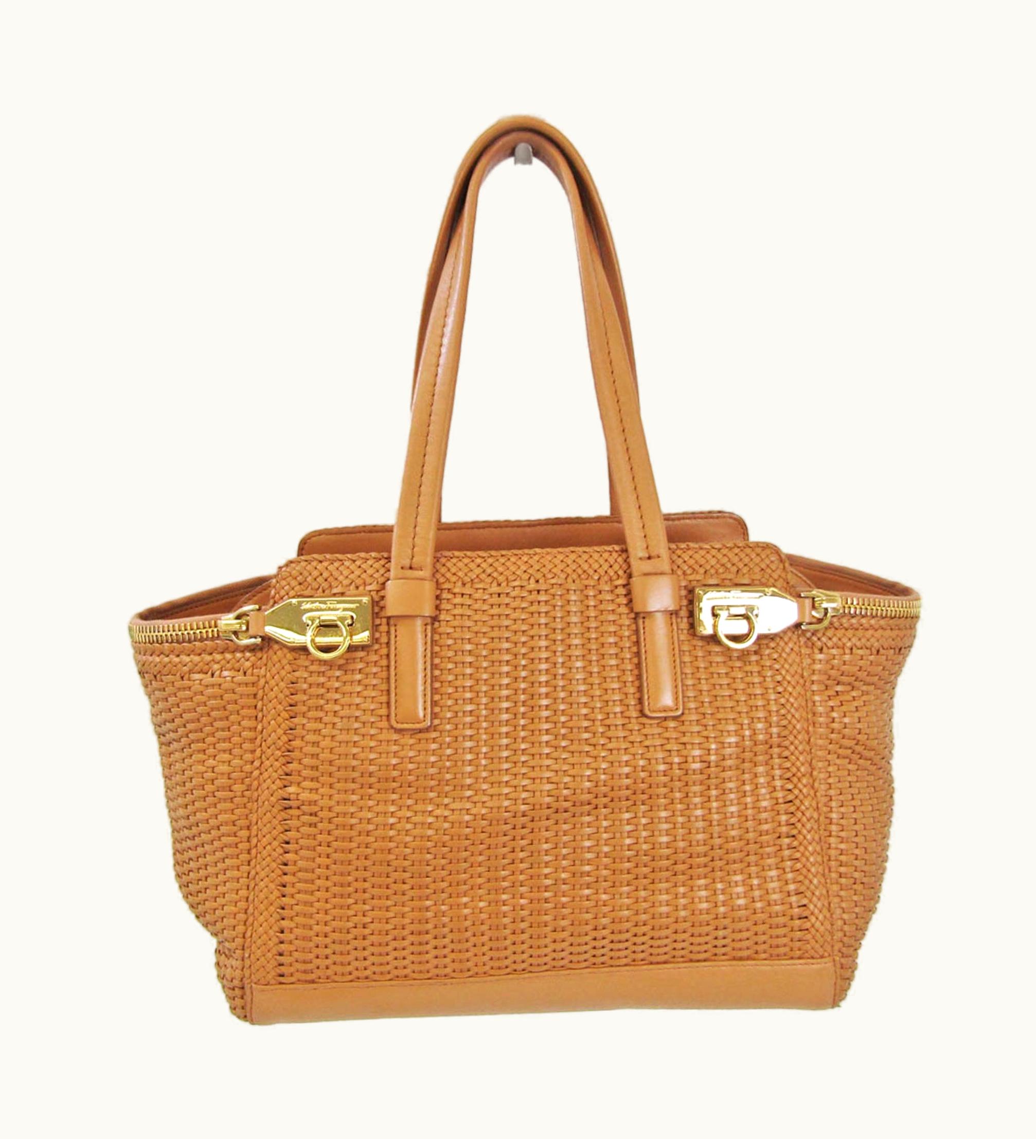 Salvatore Ferragamo Salvatore Ferragamo Dy-21 F032 Women's Leather, Pvc Handbag Camel