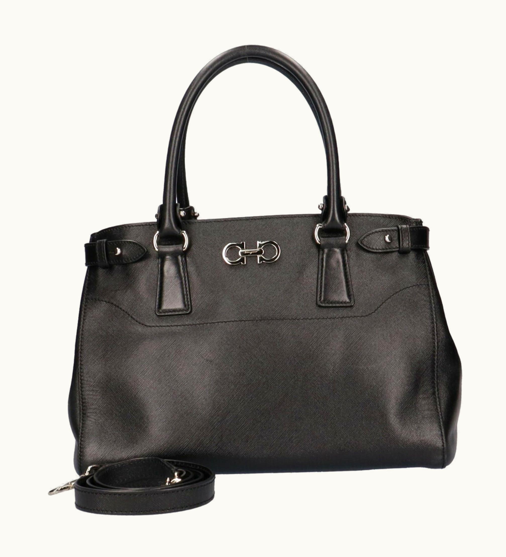 Salvatore Ferragamo Salvatore Ferragamo Gancini Shoulder Bag Leather Black Ladies