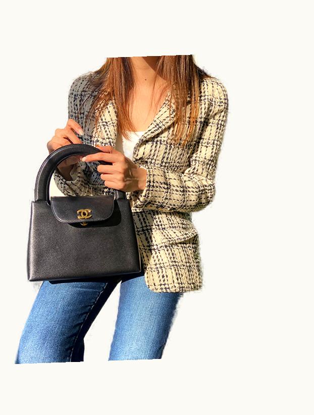 Chanel Chanel Around 1998 Made Caviar Skin Turn-Lock Handle Bag Black