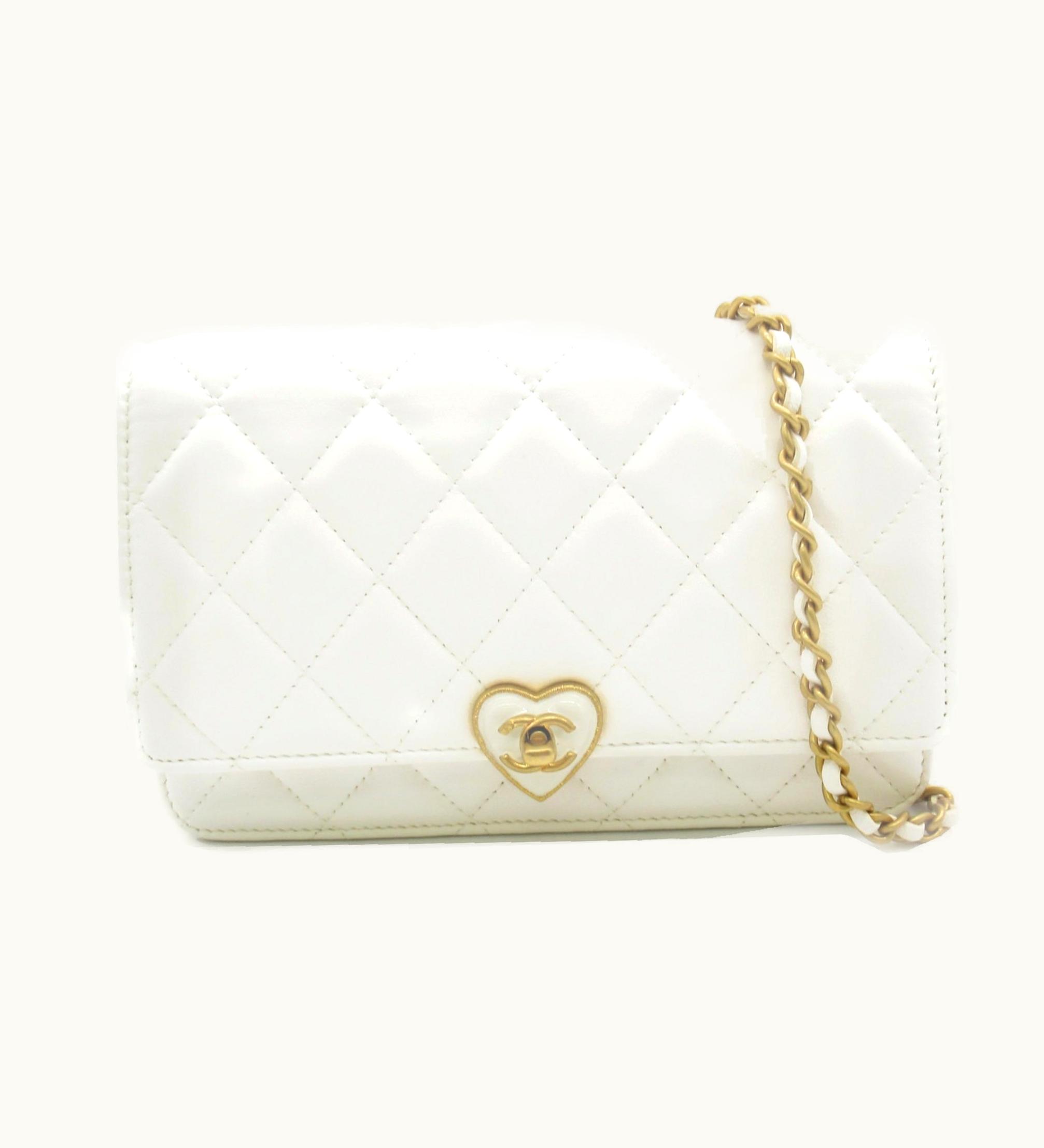 Chanel Chanel Chain Wallet White Lambskin [Sheep Leather] Resin Ap3285B10700