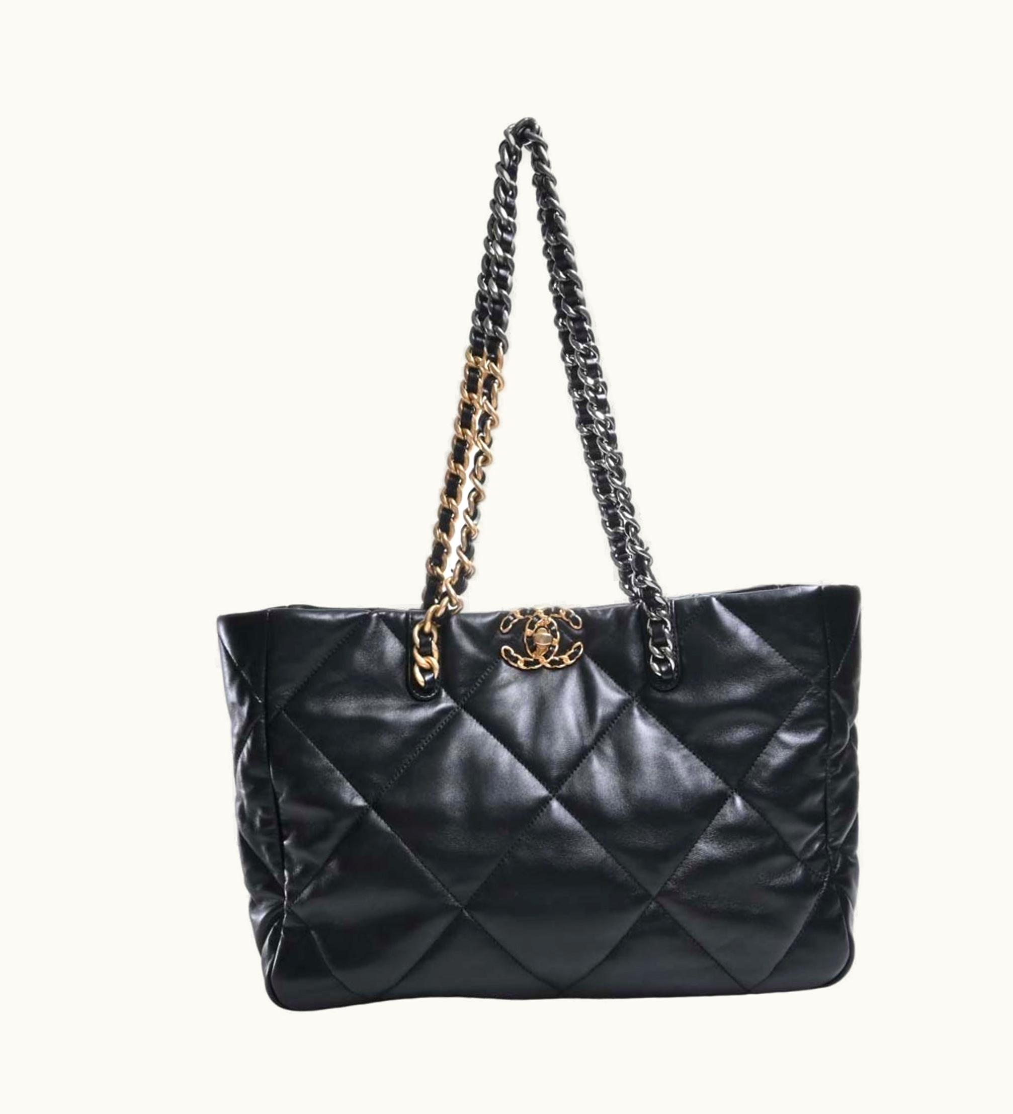Chanel Chanel Lambskin 19 Bag Coco Mark Chain Shoulder As3660 Black Ladies