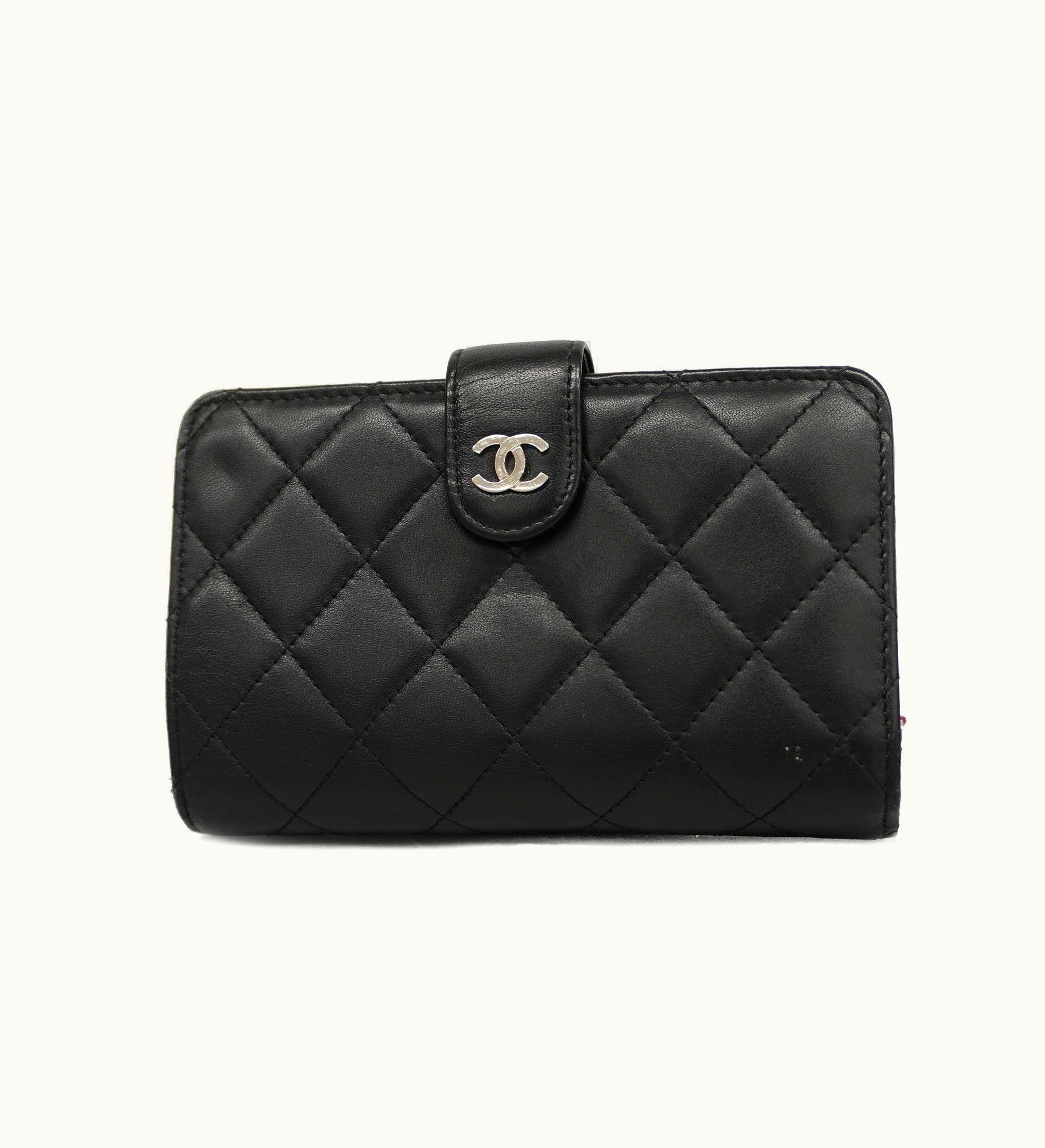 Chanel Chanel Matelasse Bifold Wallet Silver Metalfittings Lambskin Black