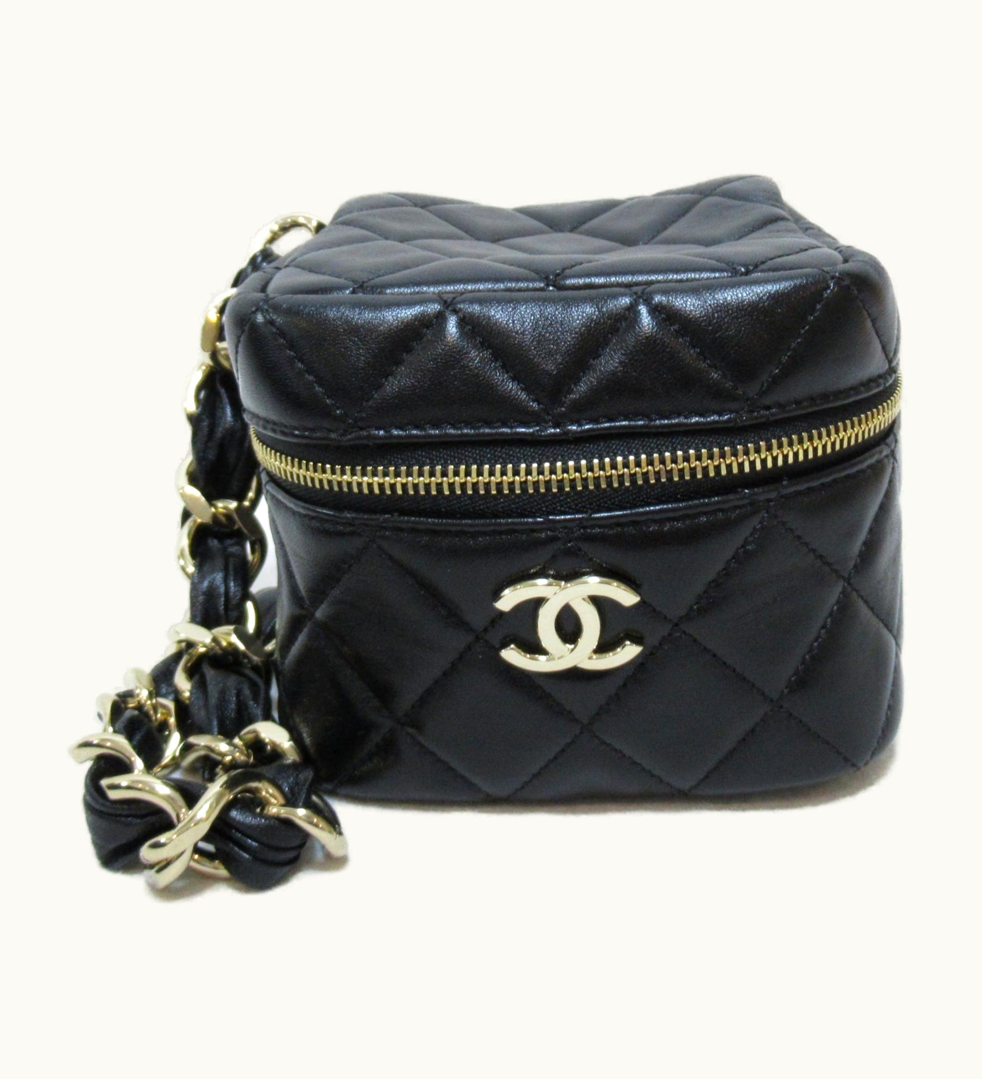 Chanel Chanel Matelasse Chainshoulder Clutch Bag Black Lambskin [Sheep Leather] Ap2803