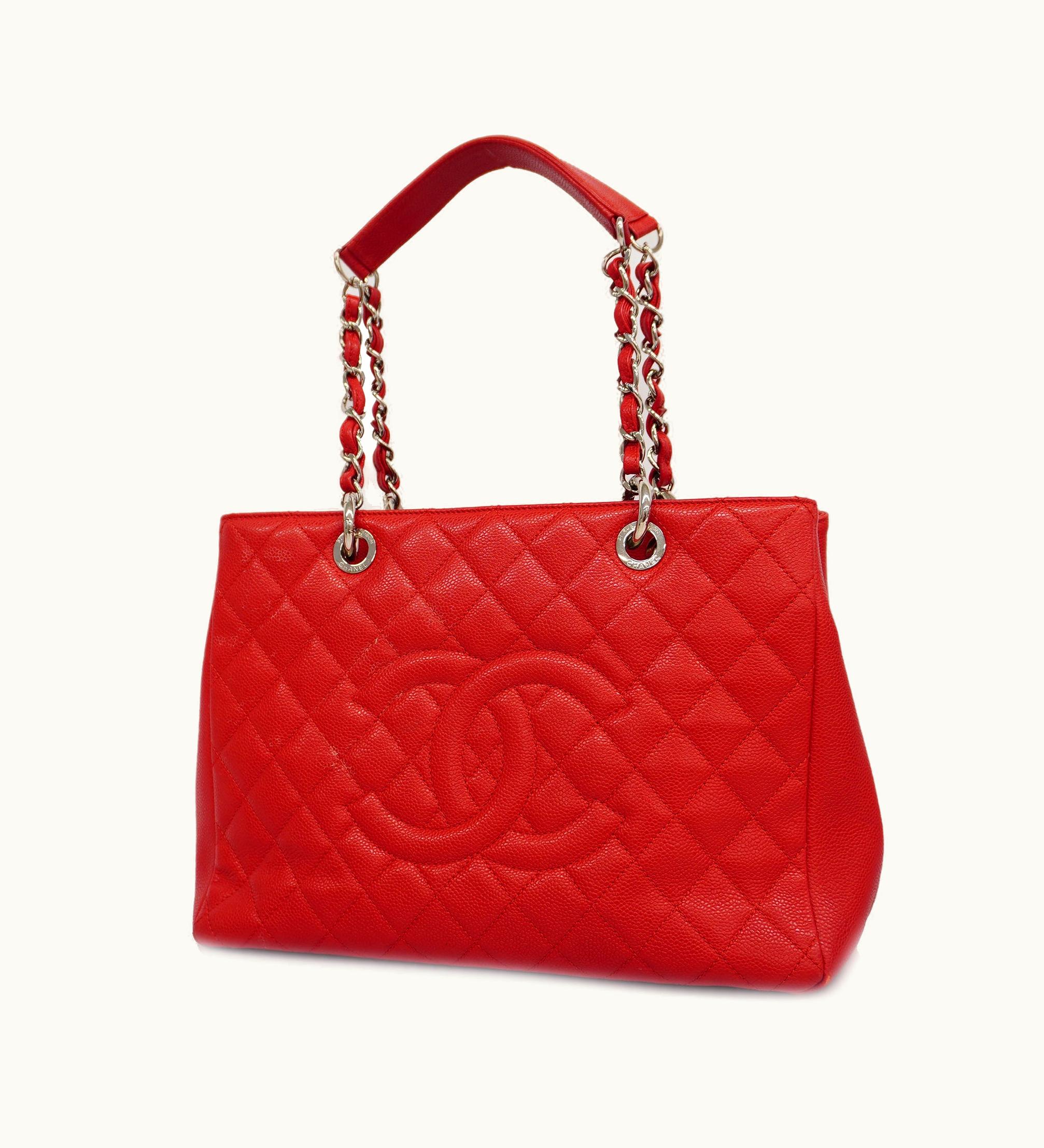 Chanel Chanel Matelasse Chain Shoulder Women's Leather Tote Bag Red Color