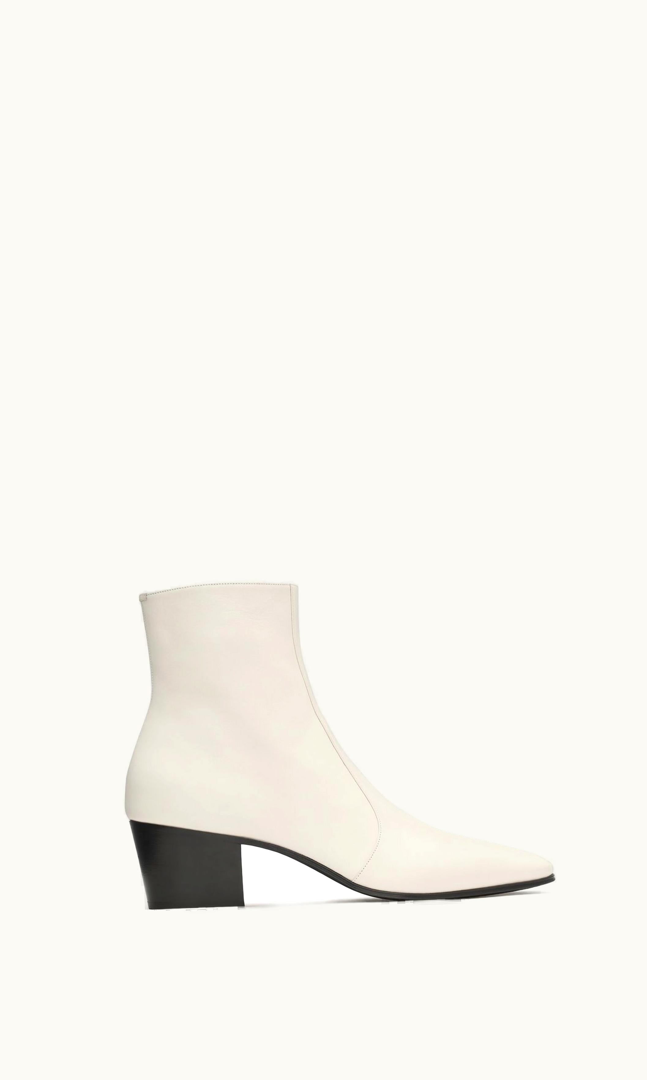 Saint Laurent Saint Laurent Vassili Zipped Boots In Smooth Leather Pearl