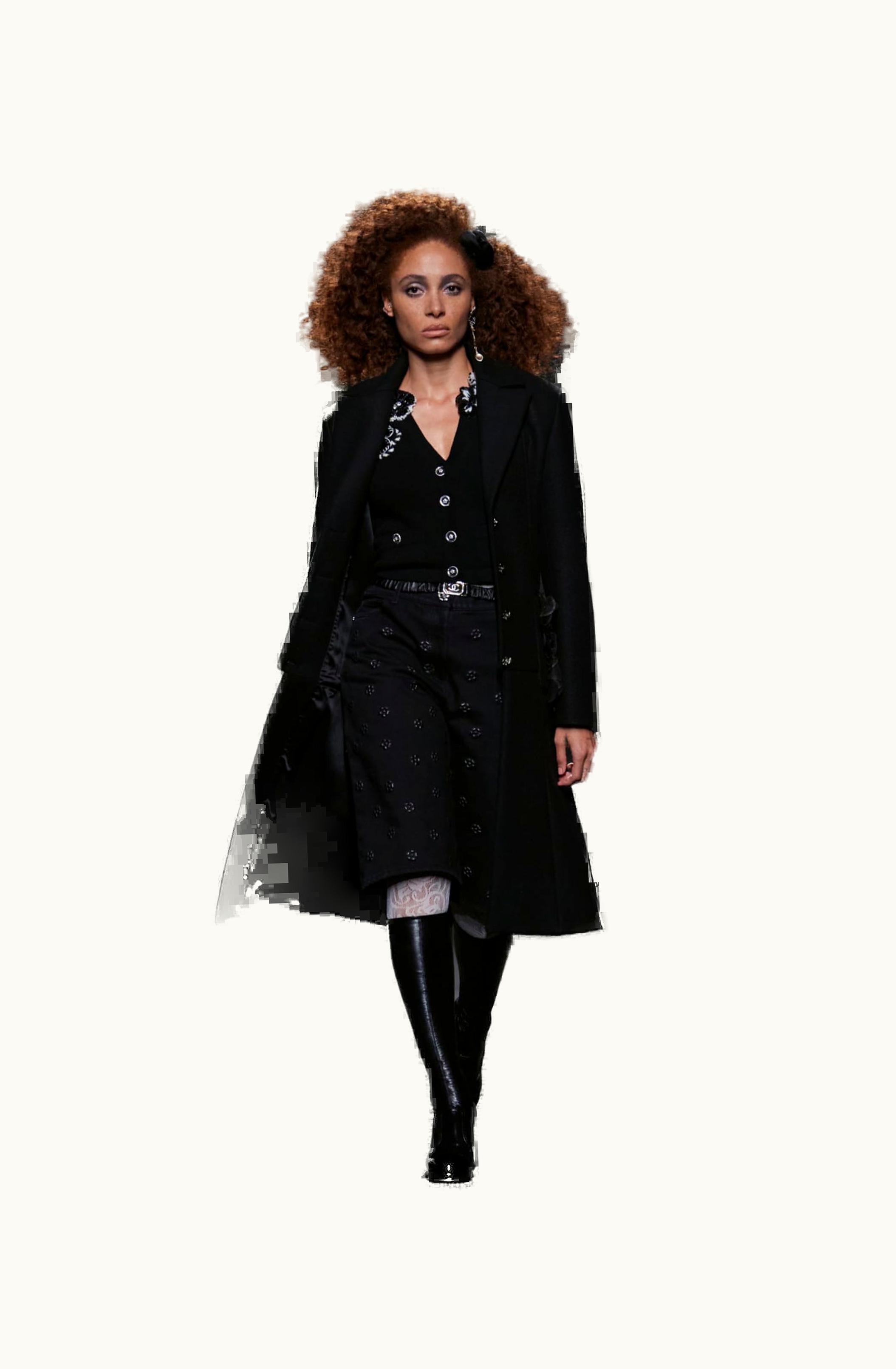 Chanel Chanel Vest - Cashmere Embroidered With Camellias, Black & White