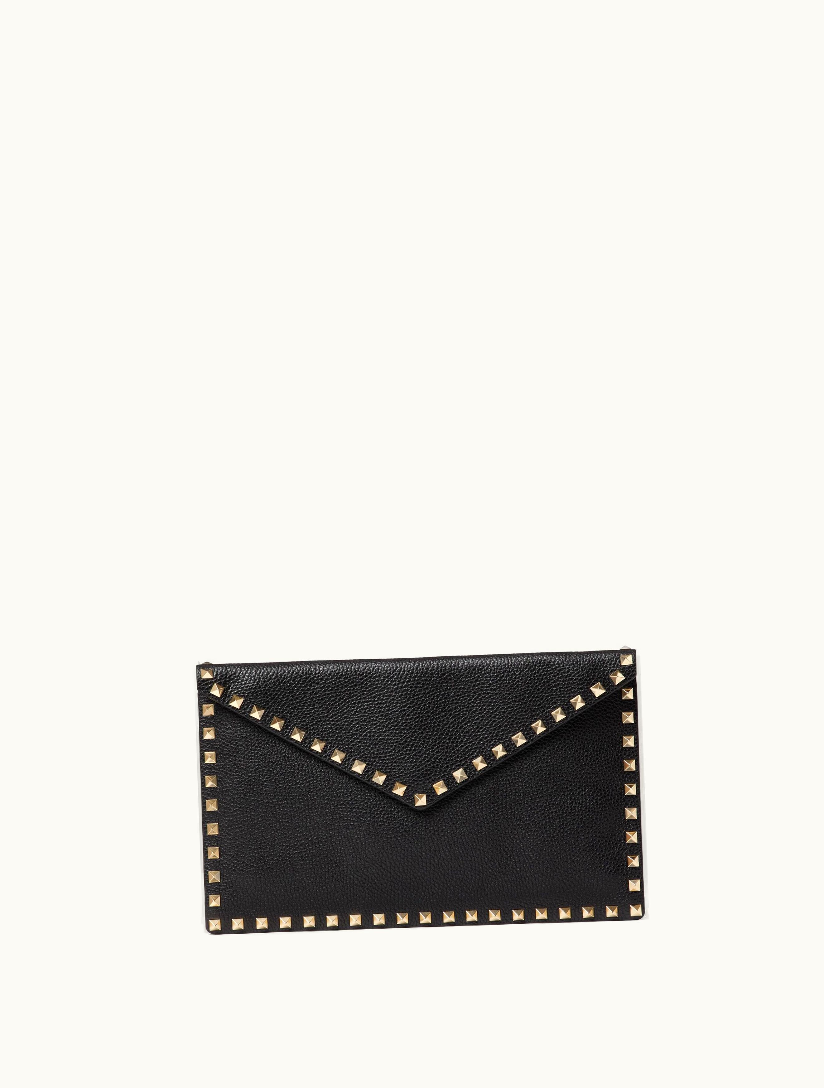Valentino Valentino Rockstud Grainy Calfskin Envelope Pouch For Woman In Poudre