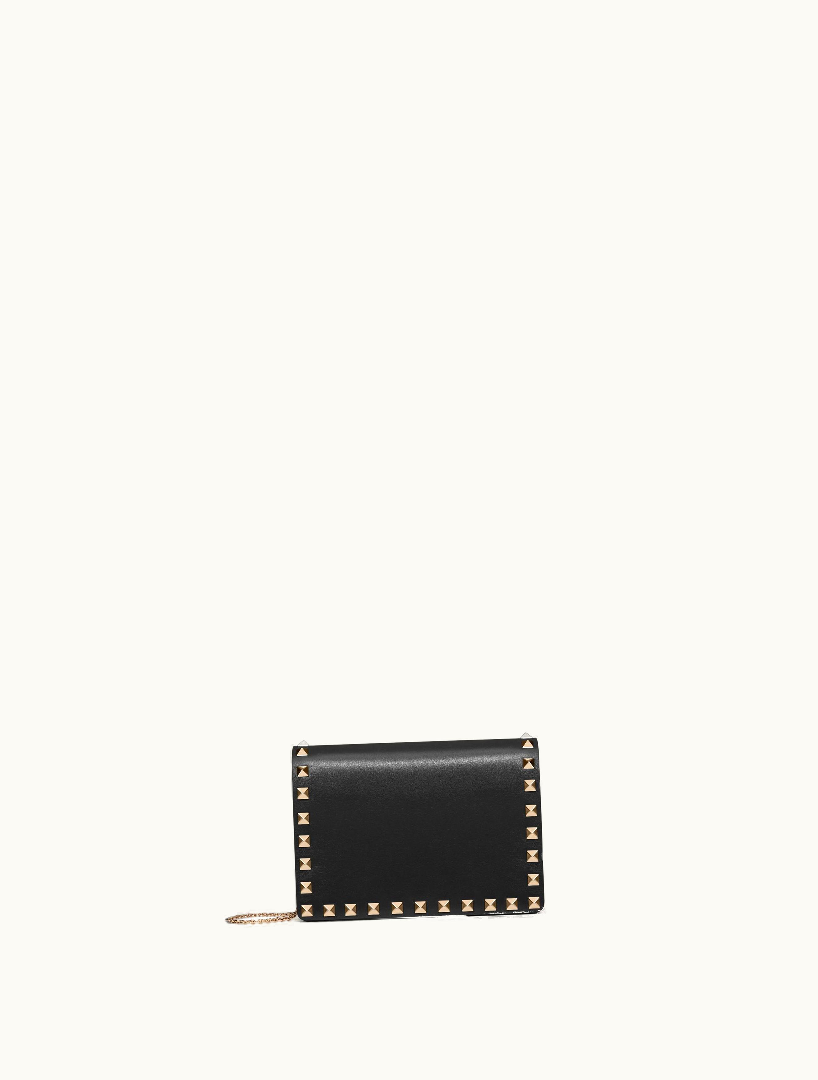 Valentino Valentino Rockstud Calfskin Chain Pouch For Woman In Poudre