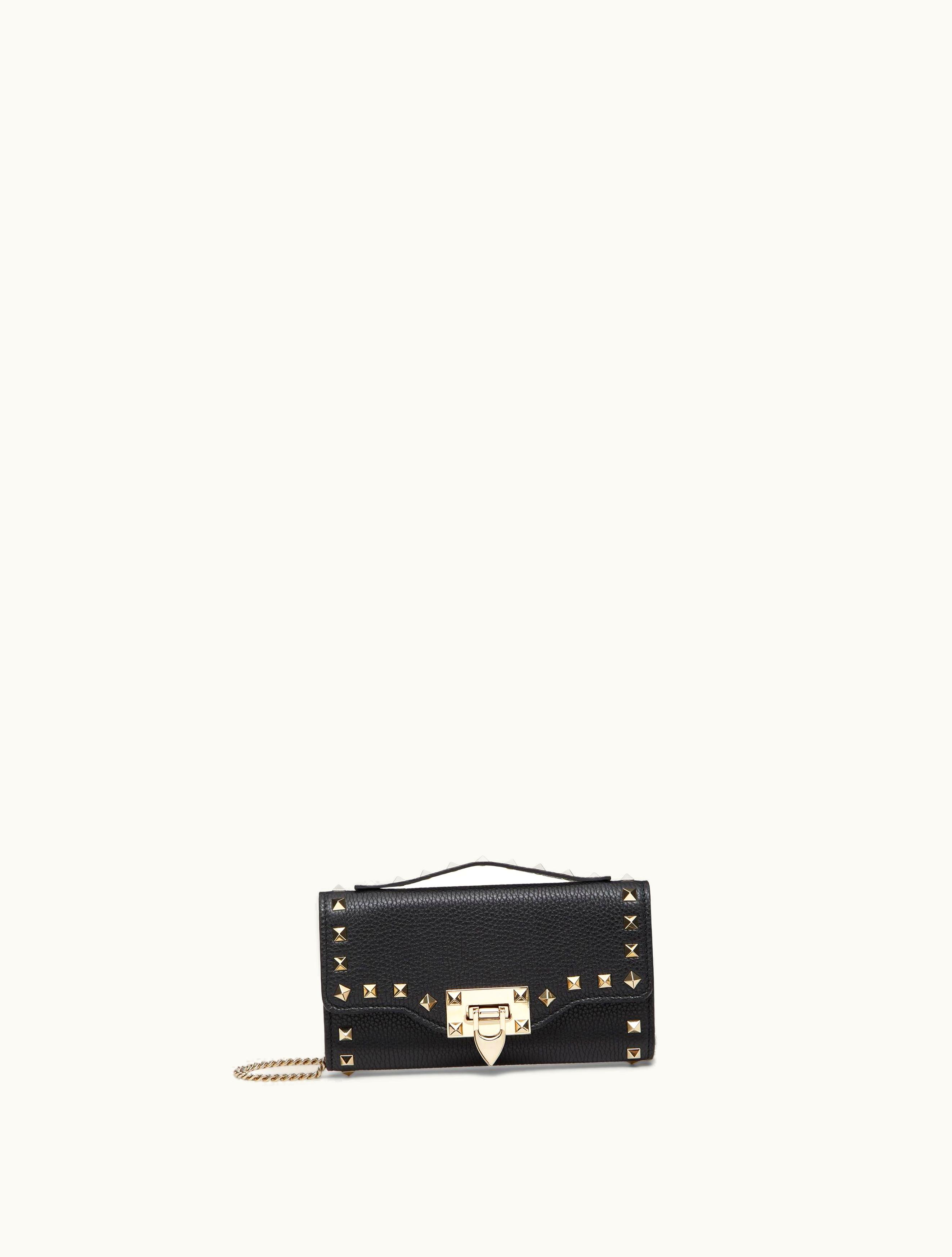 Valentino Valentino Rockstud Grainy Calfskin Wallet With Chain Strap For Woman In Poudre