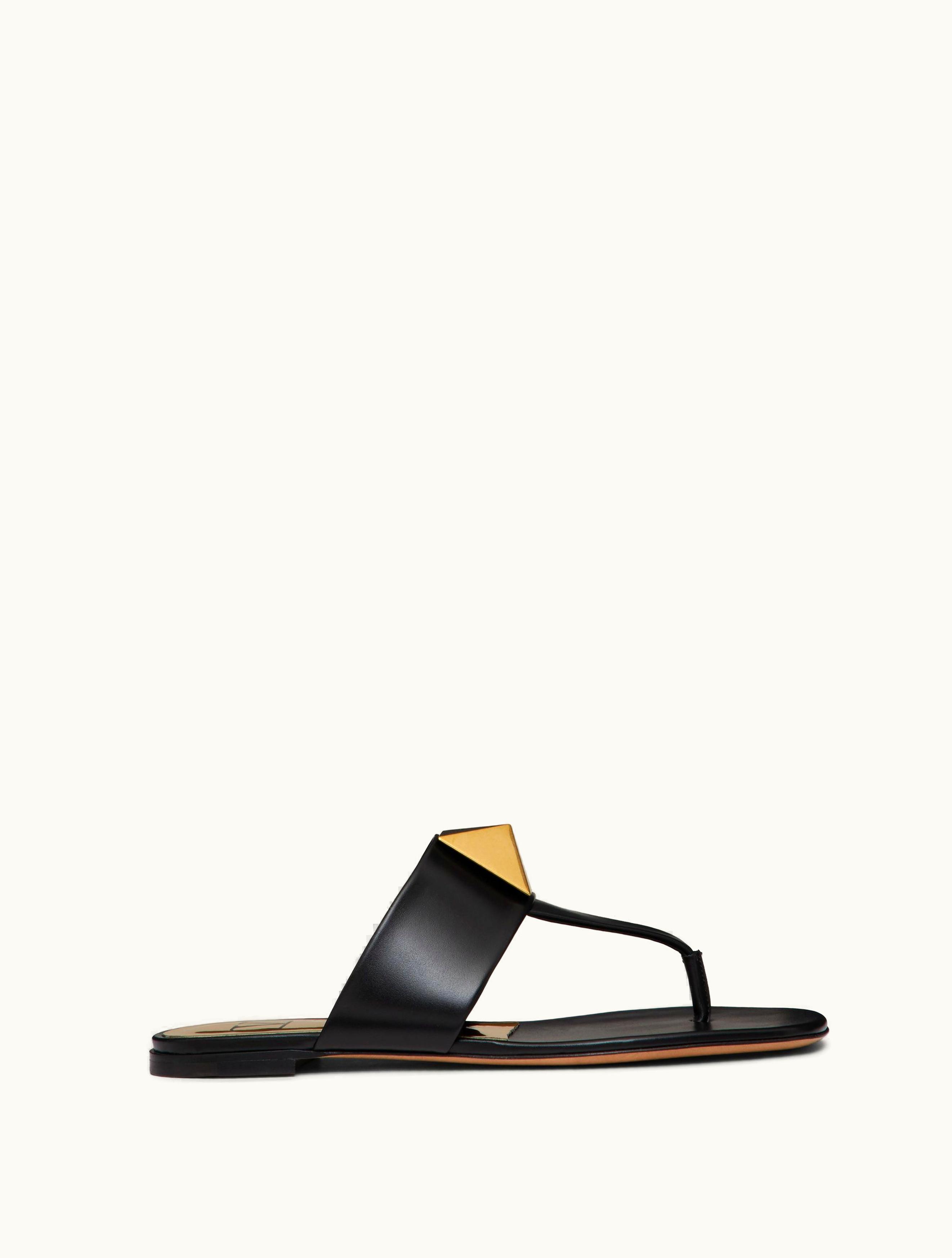 Valentino Valentino One Stud Flat Thong Sandal In Calfskin For Woman In Black