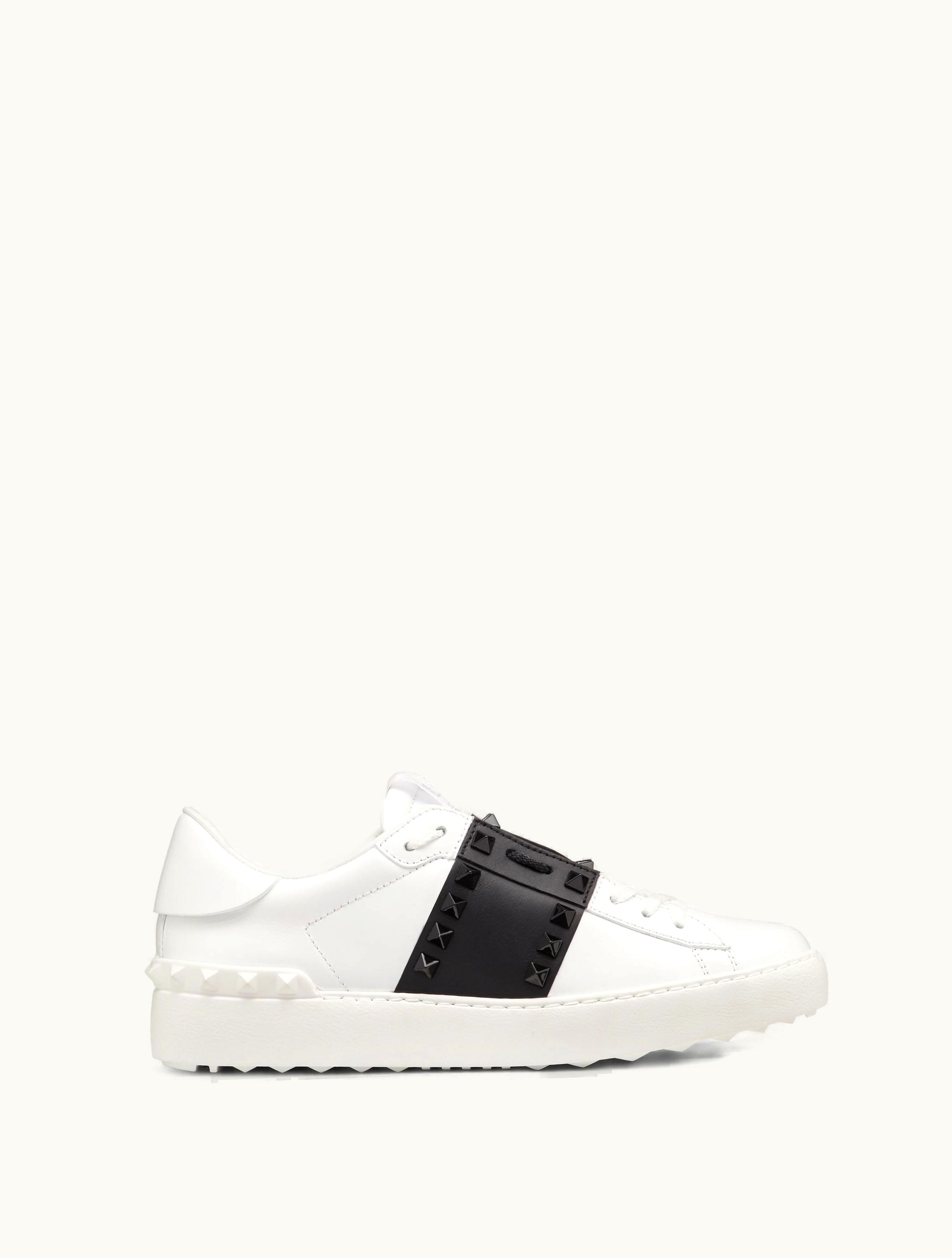 Valentino Valentino Rockstud Untitled Sneaker In Calfskin Leather With Tonal Studs For Woman In White / Black