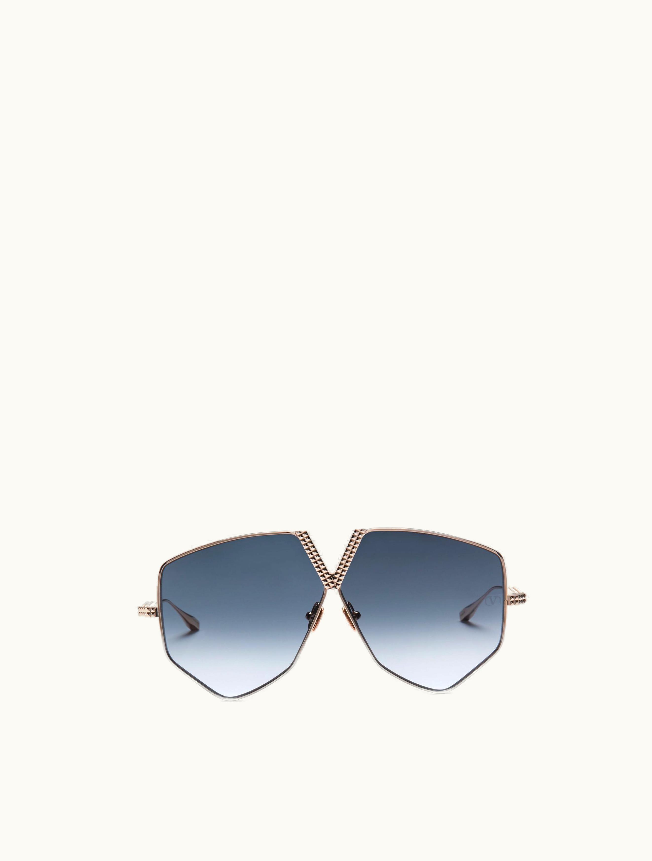 Valentino Valentino V - Hexagon Oversized Titanium Aviator Frame In Platinum / Gradient Grey