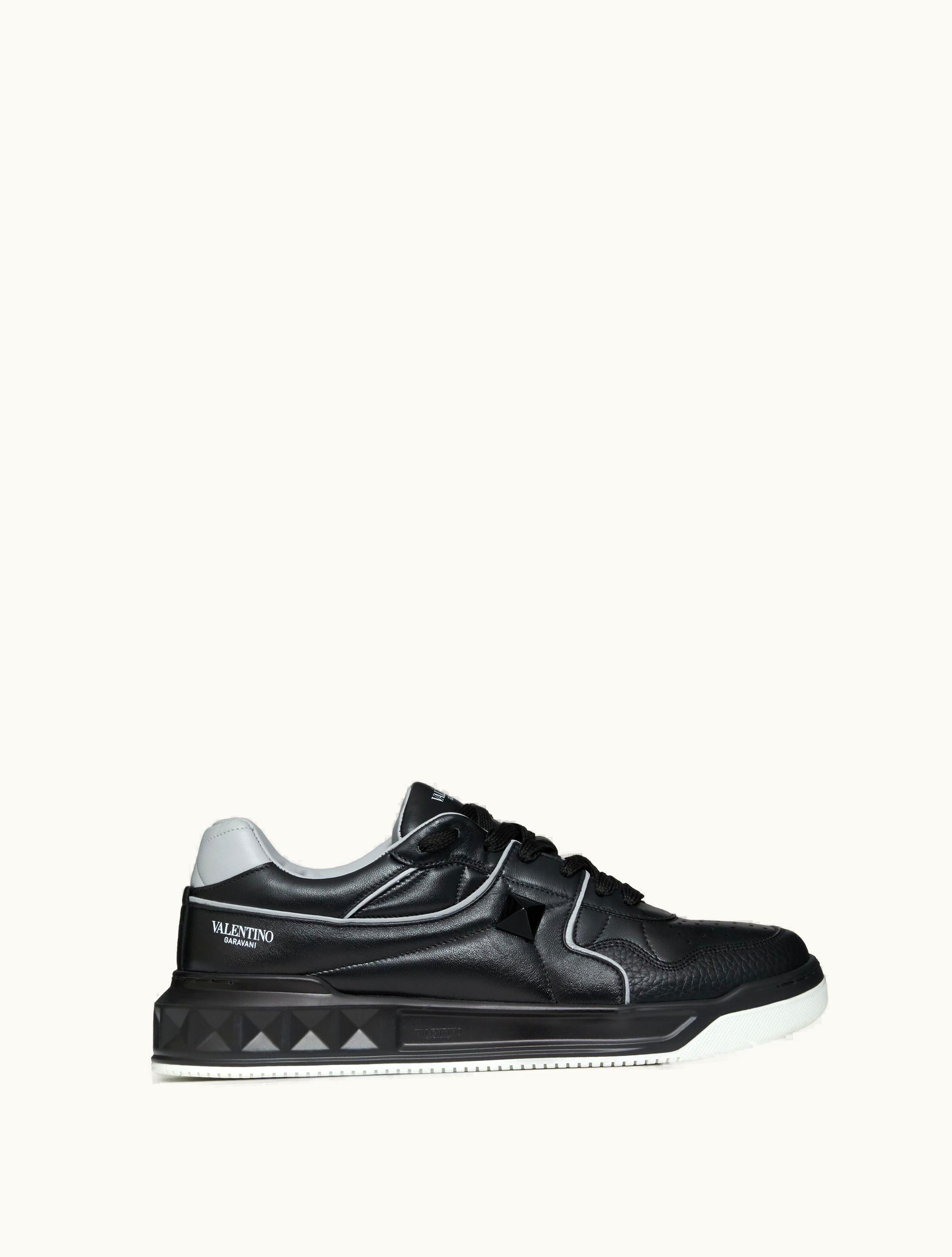 Valentino Valentino One Stud Low-top Nappa Sneaker For Man In White / Black