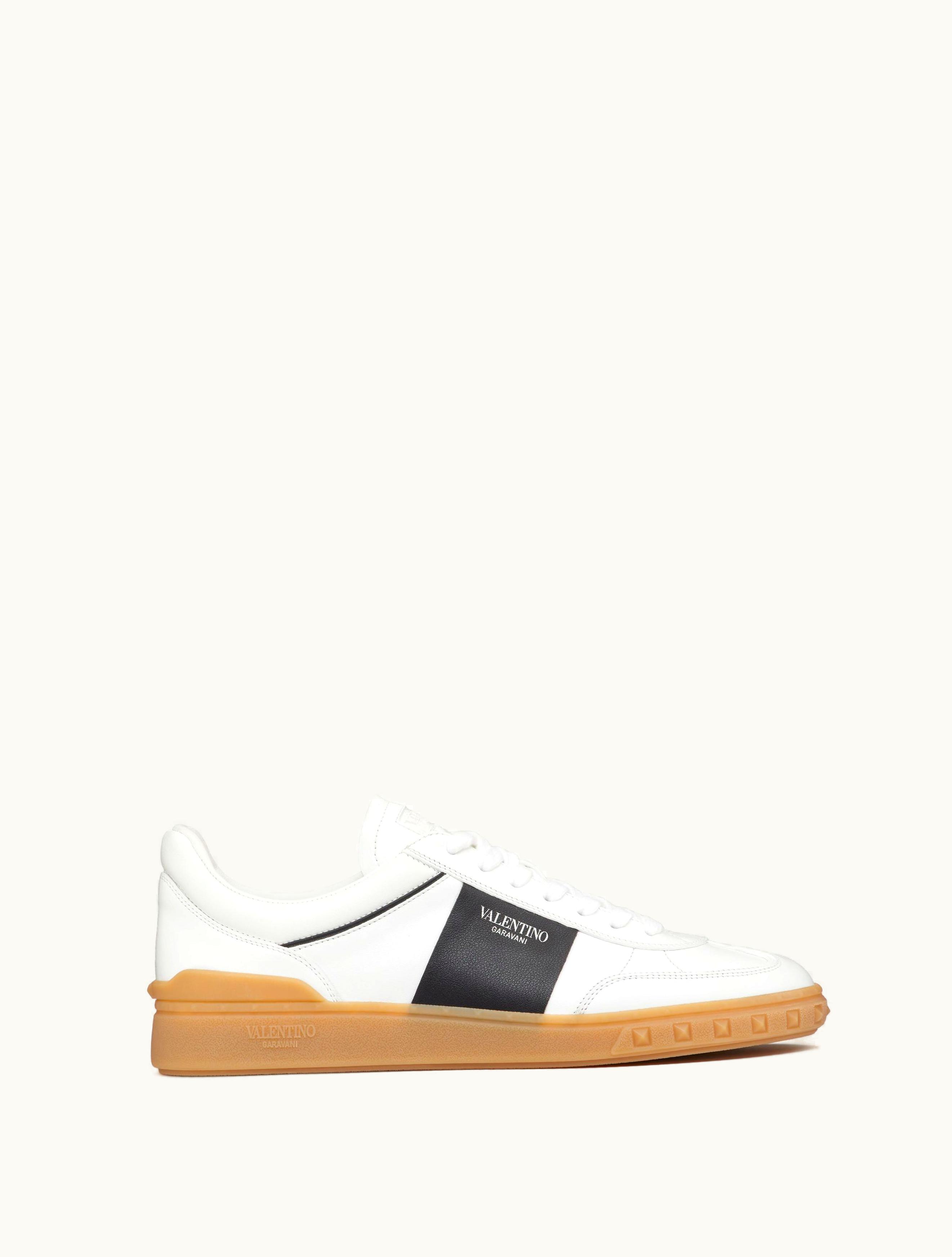 Valentino Valentino Upvillage Low Top Trainer In Nappa Calfskin For Man In White / Black