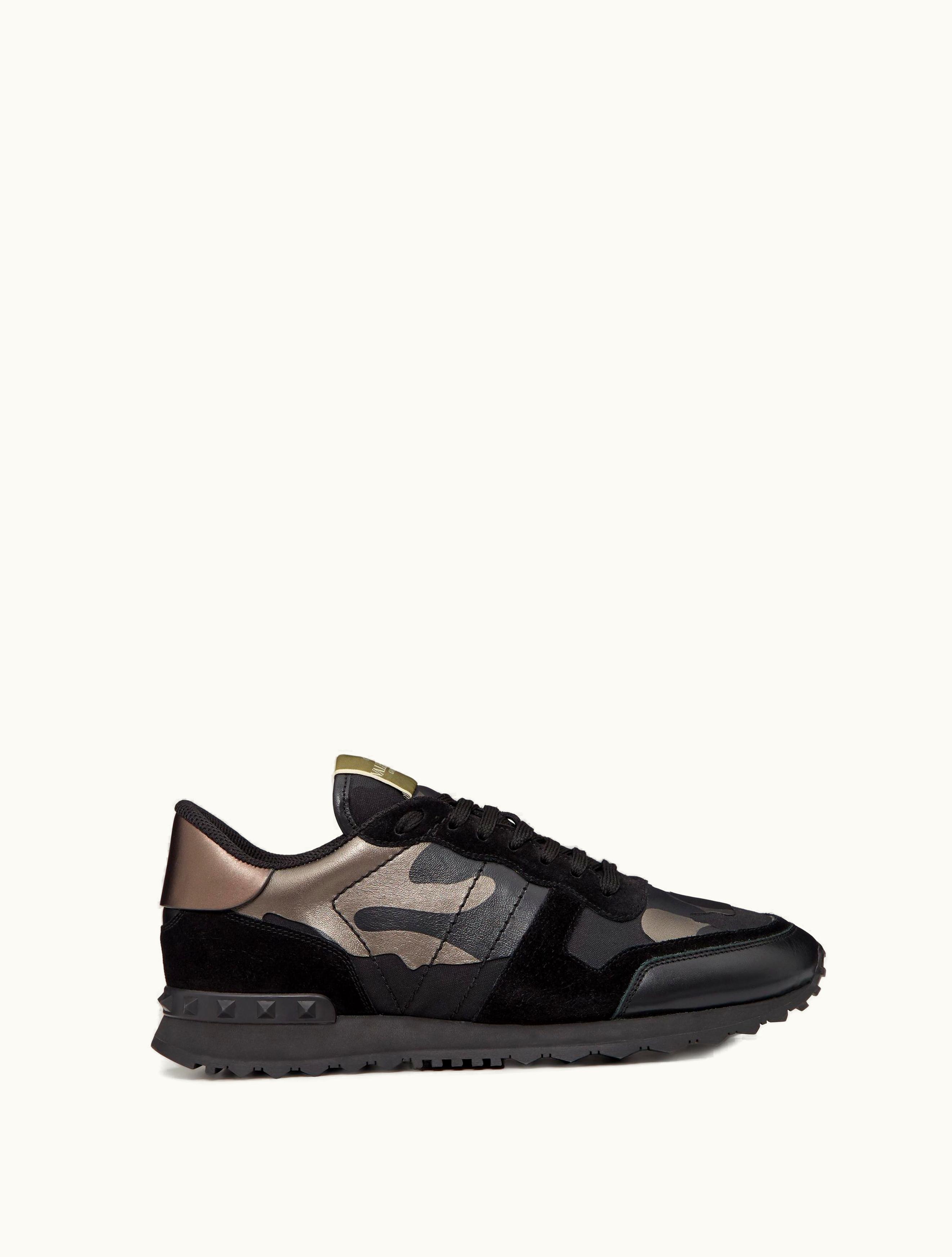 Valentino Valentino Rockrunner Camouflage Noir Metallic Sneaker For Man In Black