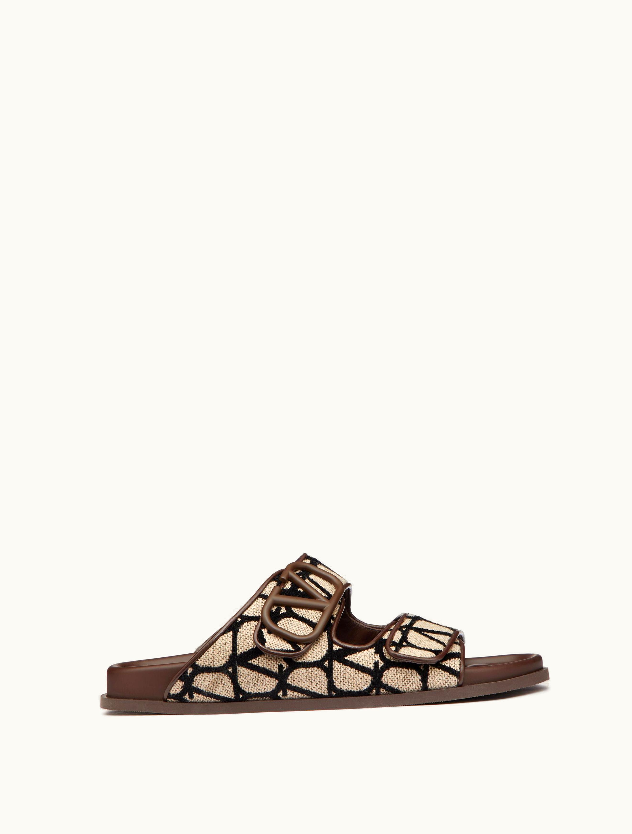 Valentino Valentino Vlogo Toile Iconographe Sandal For Man In Beige / Black