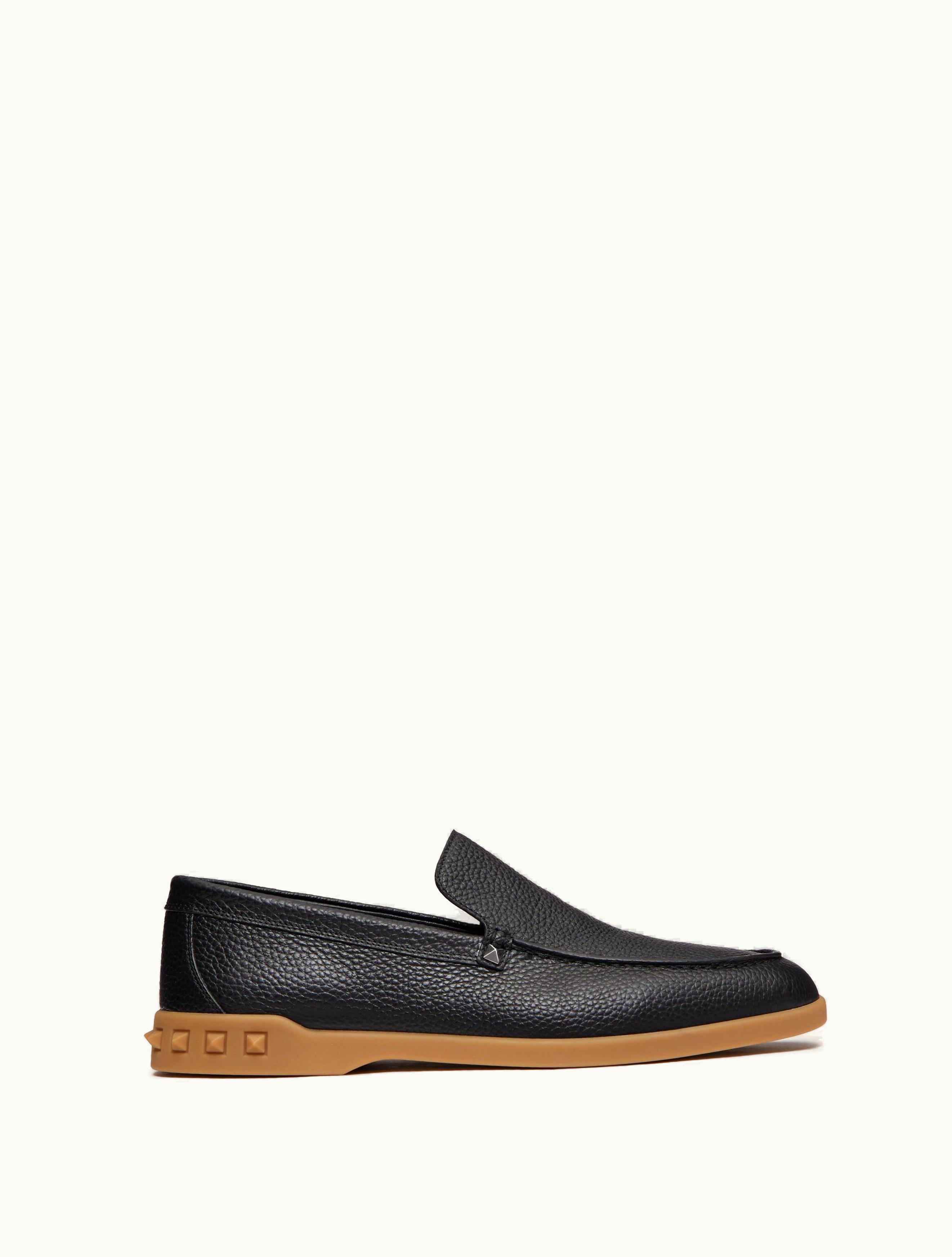 Valentino Valentino Leisure Flows Slip-on In Grainy Calfskin For Man In Ebony