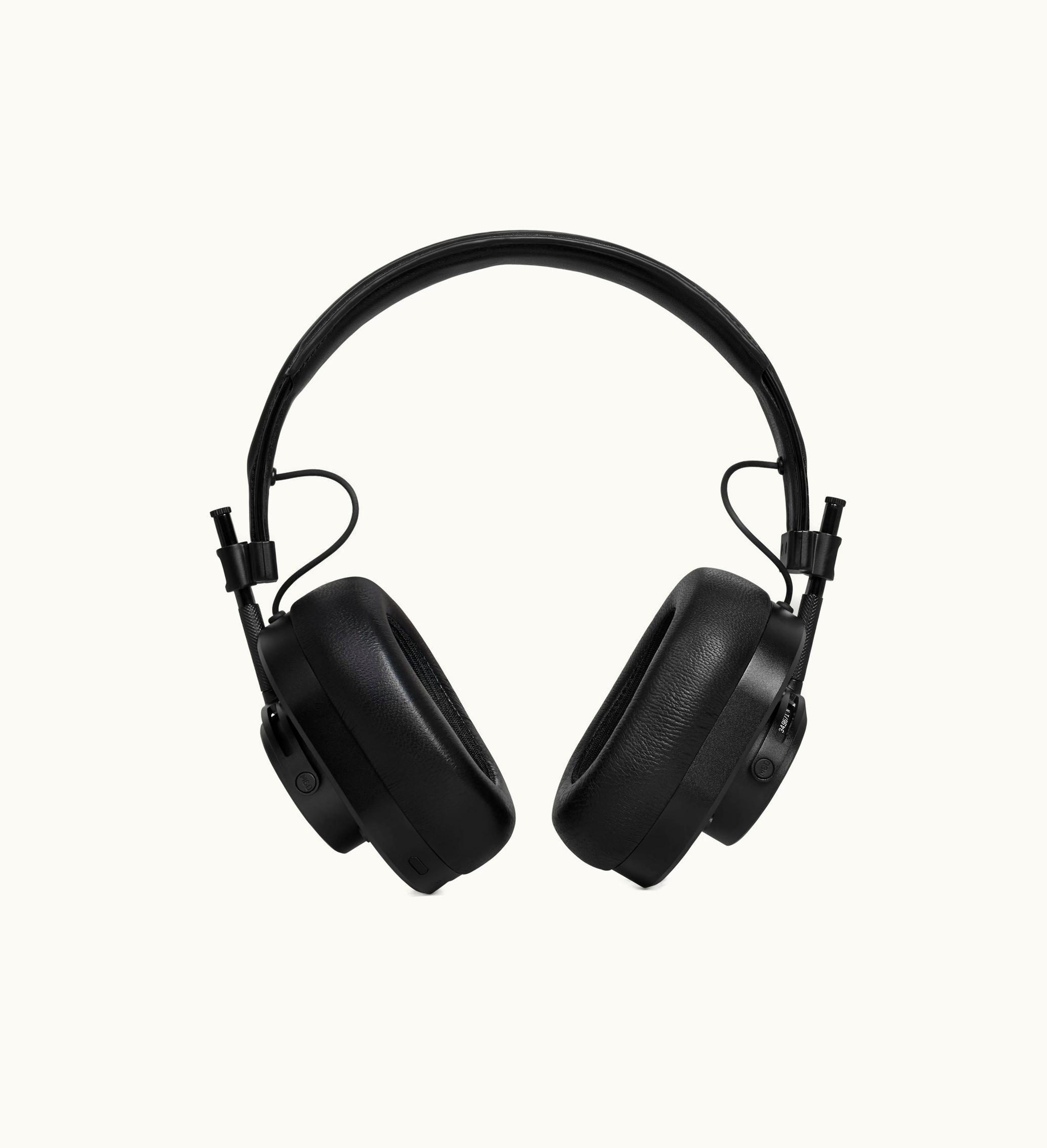 Celine Celine Headphones In Smooth Calfskin And Lambskin With Triomphe Embossed - Black / Black