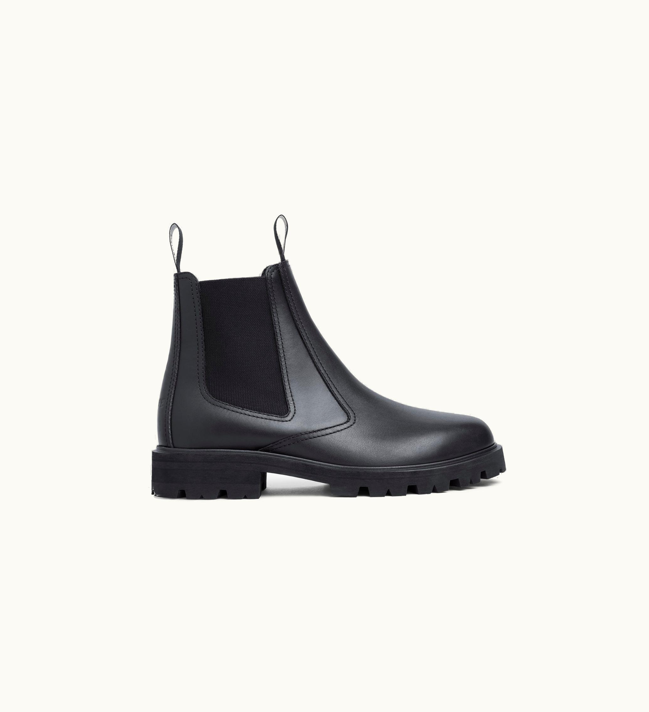 Celine Celine Margaret Chelsea Boot In Shiny Bull - Black