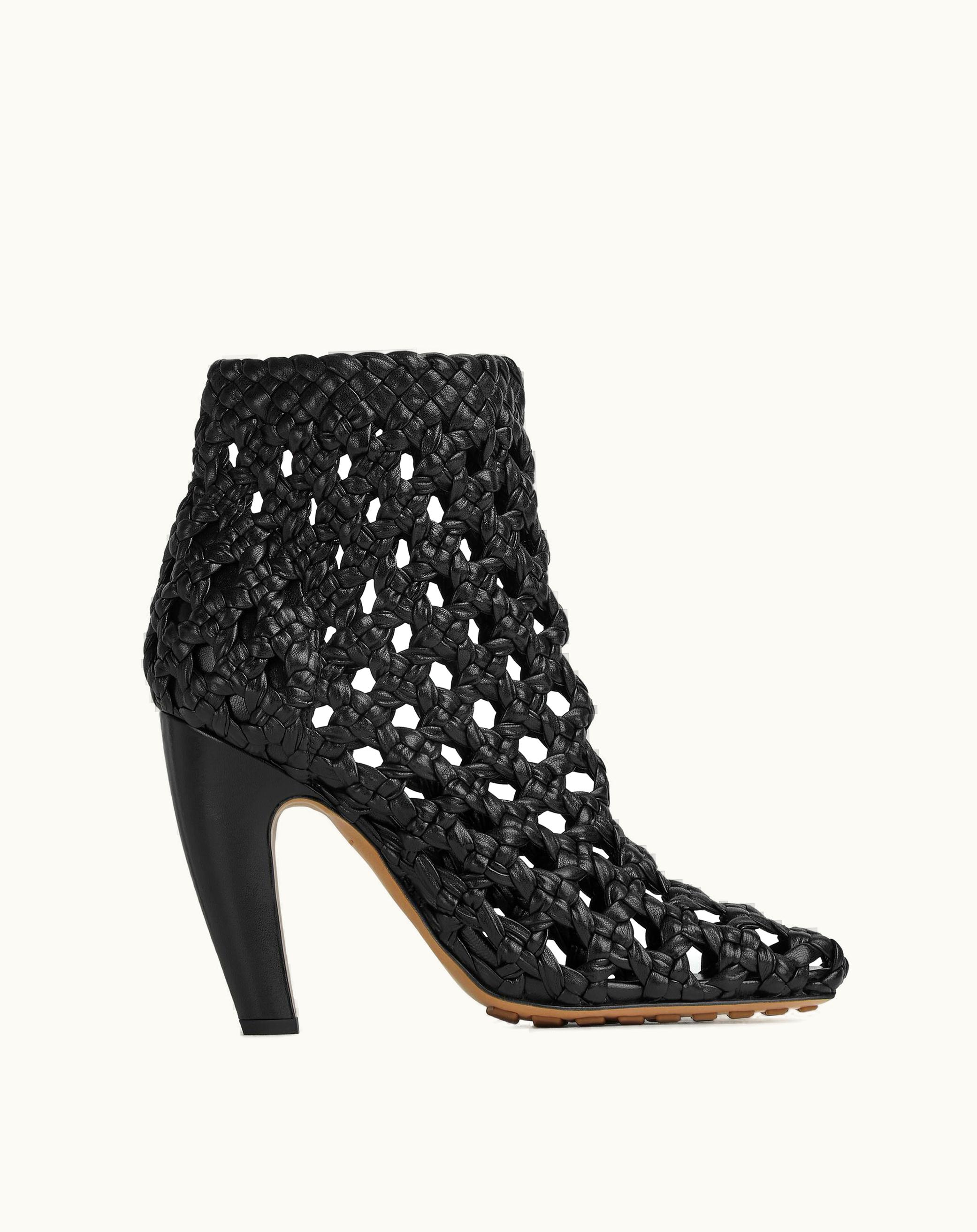 Bottega Veneta Bottega Veneta Women's Canalazzo Ankle Boot In Black 716176V2DS01000