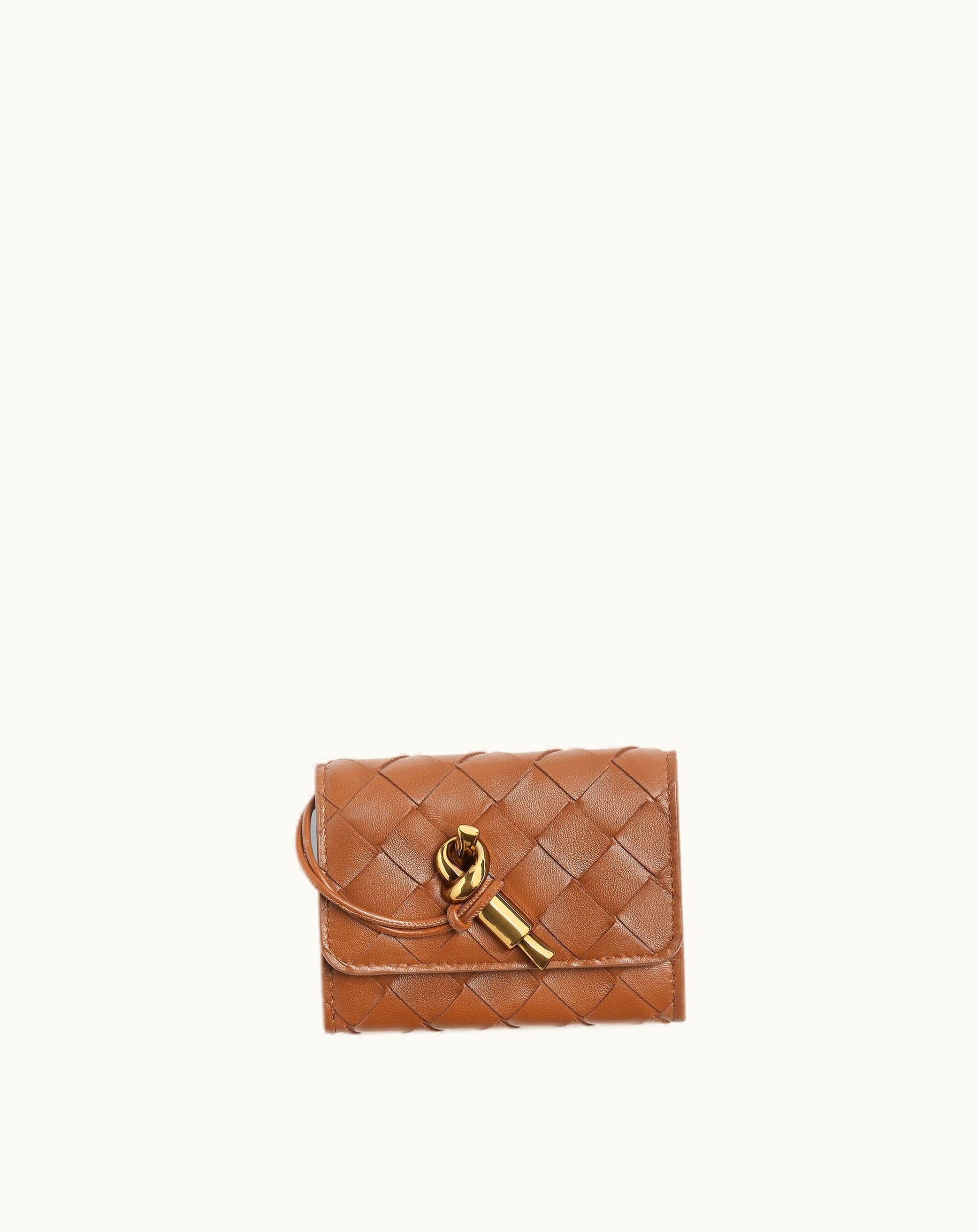 Bottega Veneta Bottega Veneta Women's Andiamo Small Envelope In Cognac