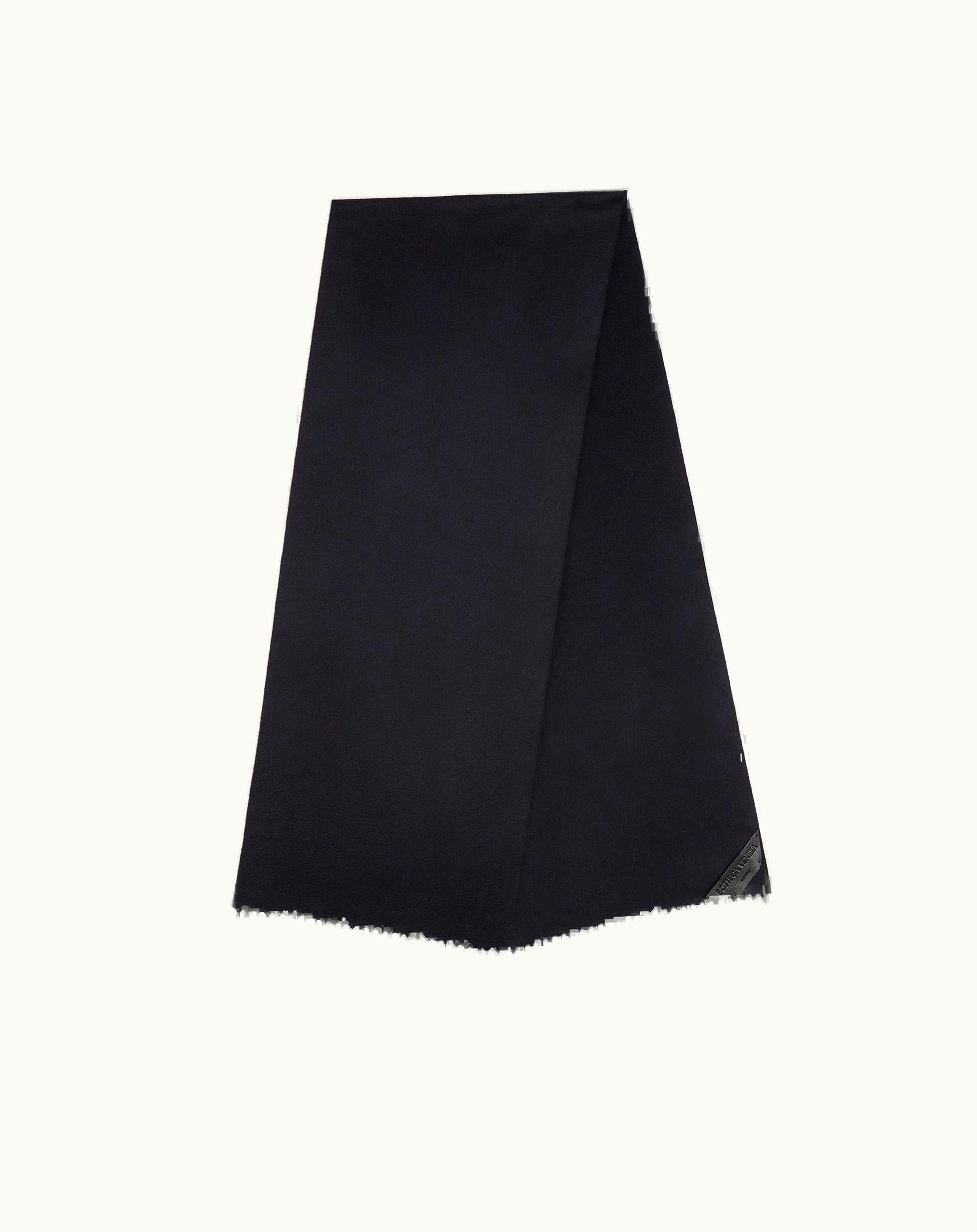 Bottega Veneta Bottega Veneta Women's Cashmere Scarf With Bottega Leather Patch In Navy Melange