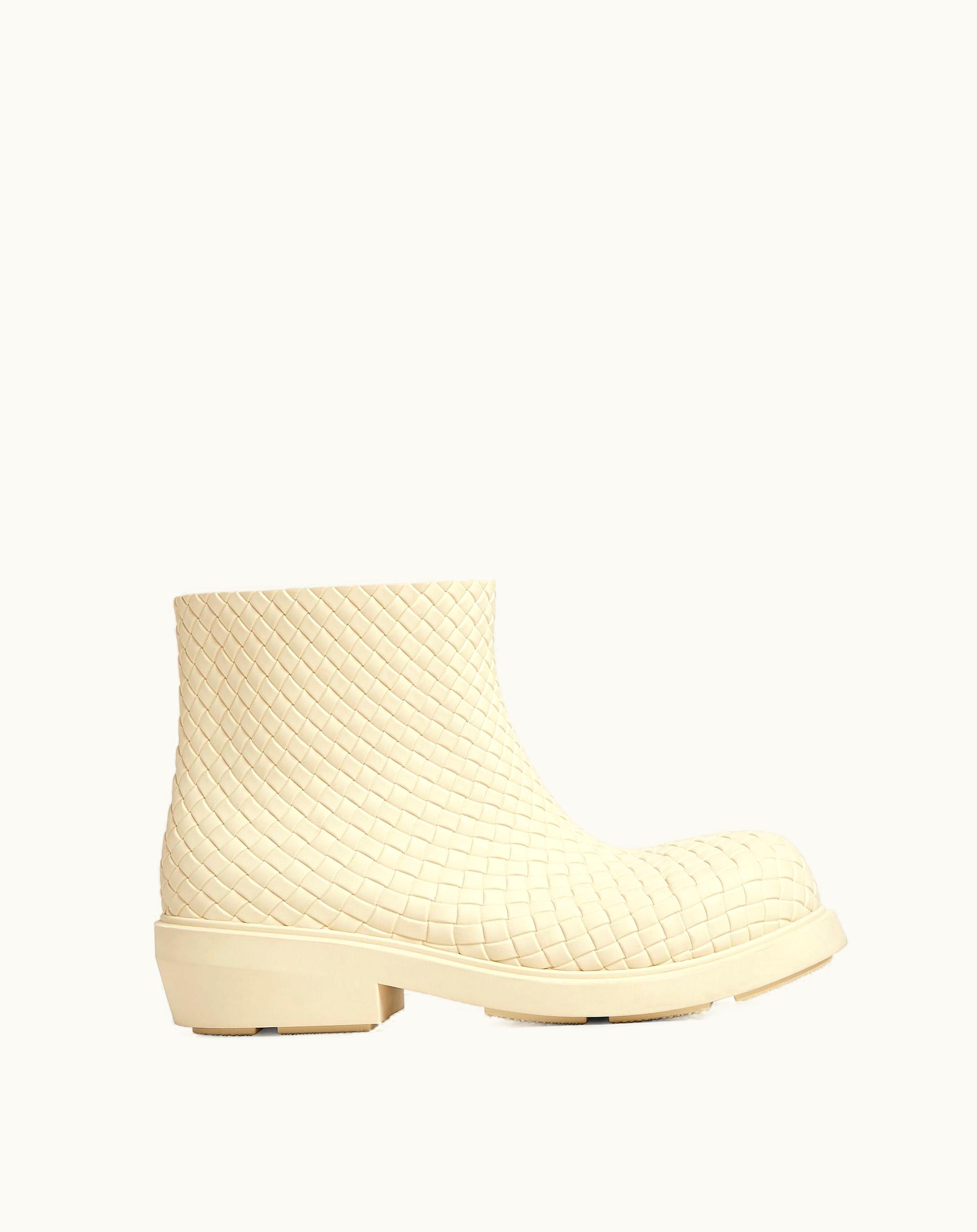 Bottega Veneta Bottega Veneta Men's Fireman Ankle Boot In Sea Salt