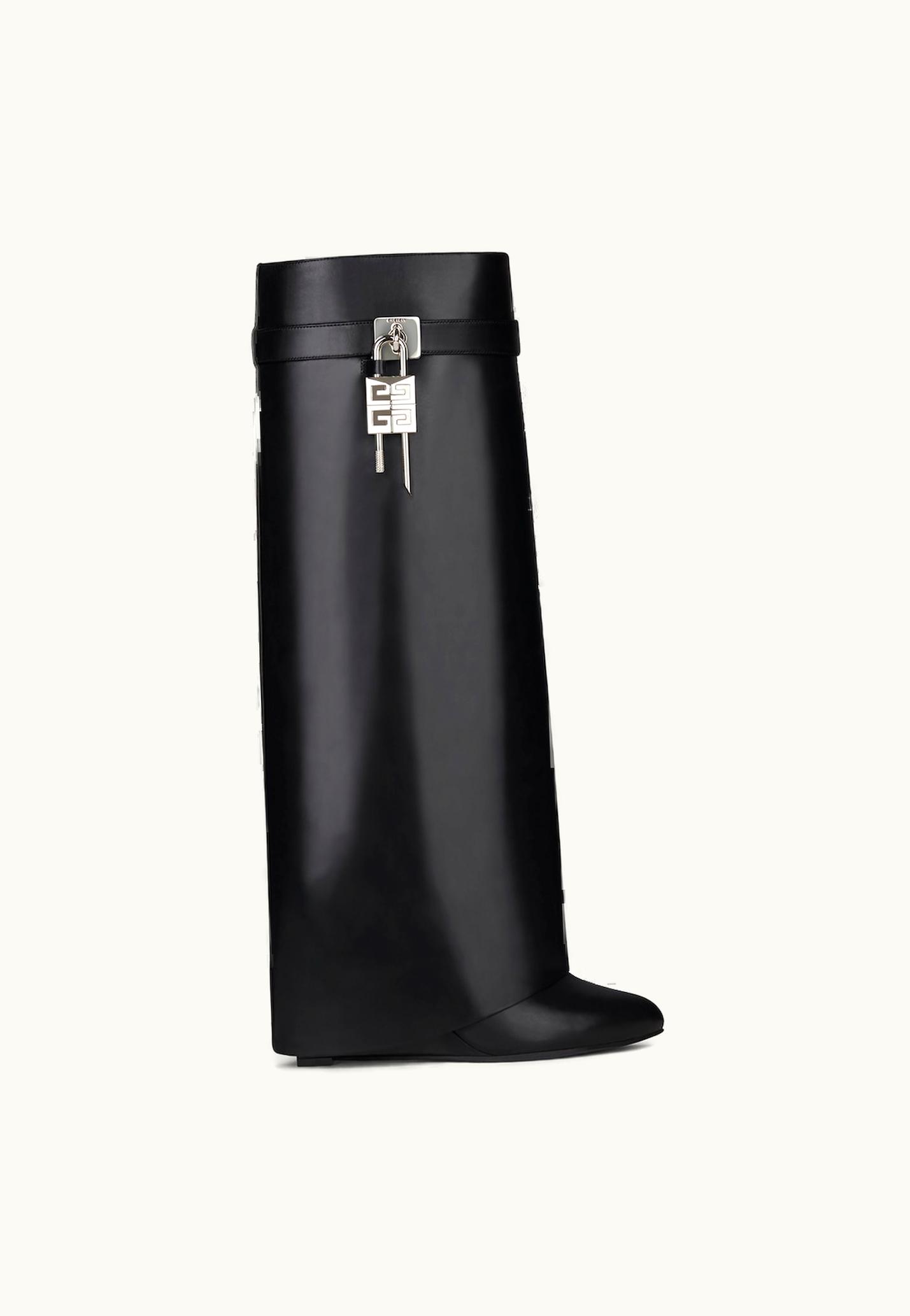 Givenchy Givenchy Shark Lock Boots In Leather - Black