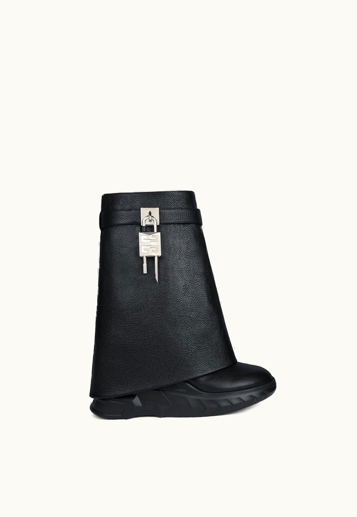 Givenchy Givenchy Shark Lock Biker Ankle Boots In Grained Leather - Black