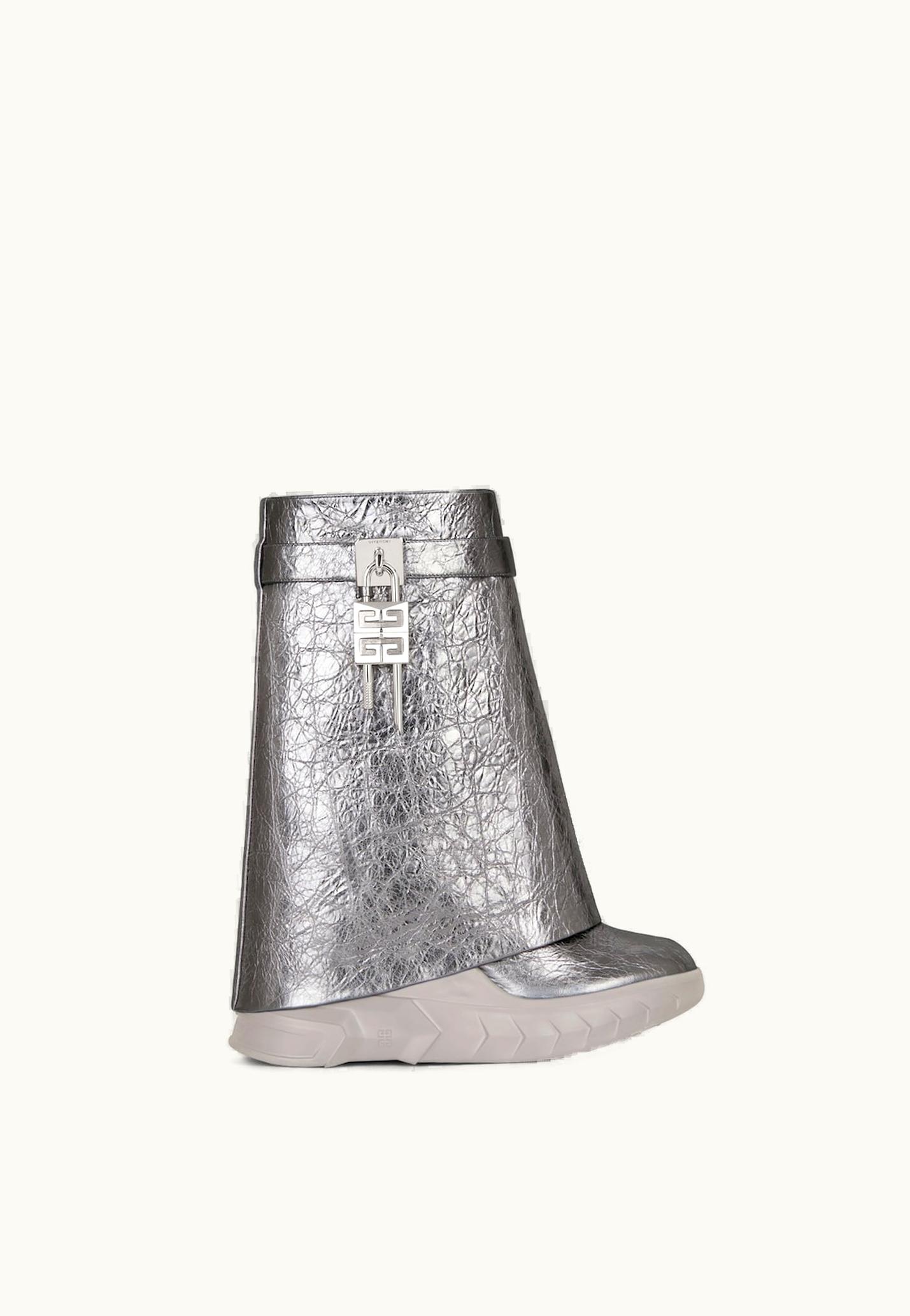 Givenchy Givenchy Shark Lock Biker Ankle Boots In Laminated Leather - Silvery Grey