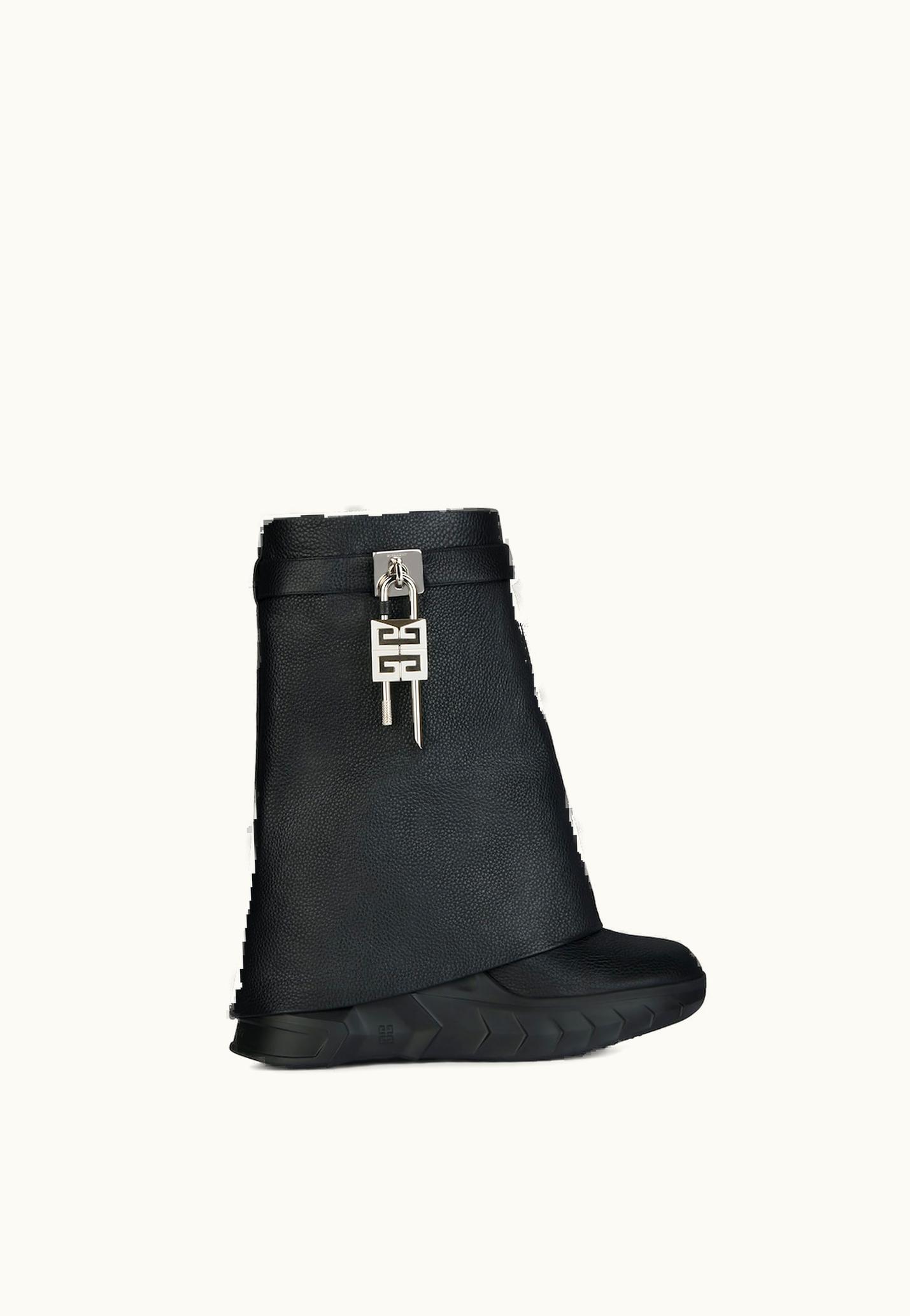 Givenchy Givenchy Shark Lock Biker Ankle Boots In Grained Leather - Black BLACK