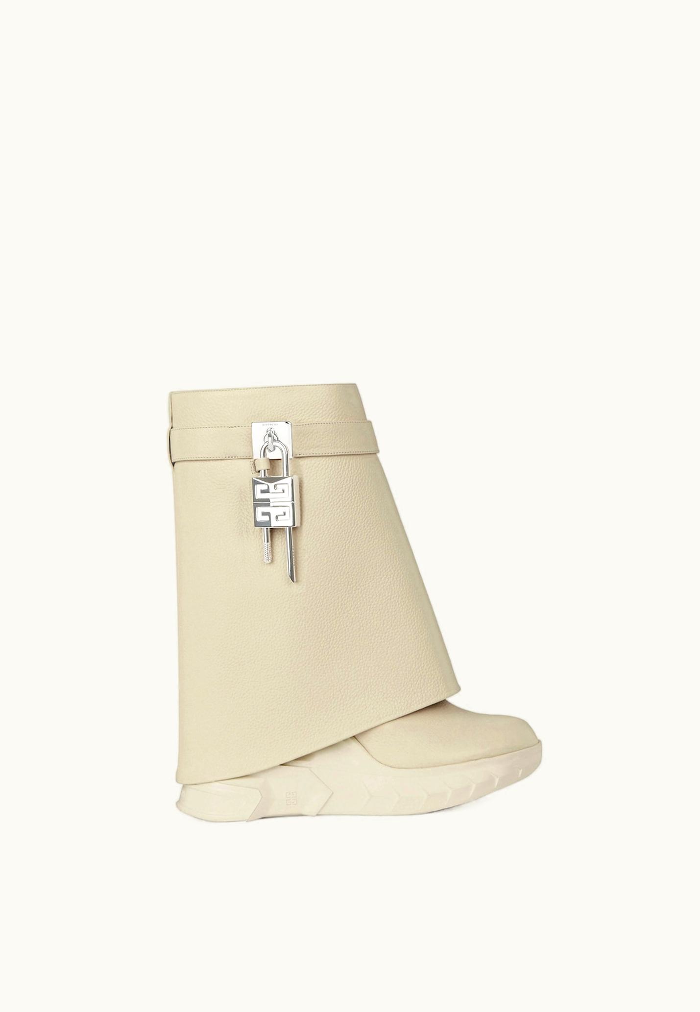 Givenchy Givenchy Shark Lock Biker Ankle Boots In Grained Leather - Beige