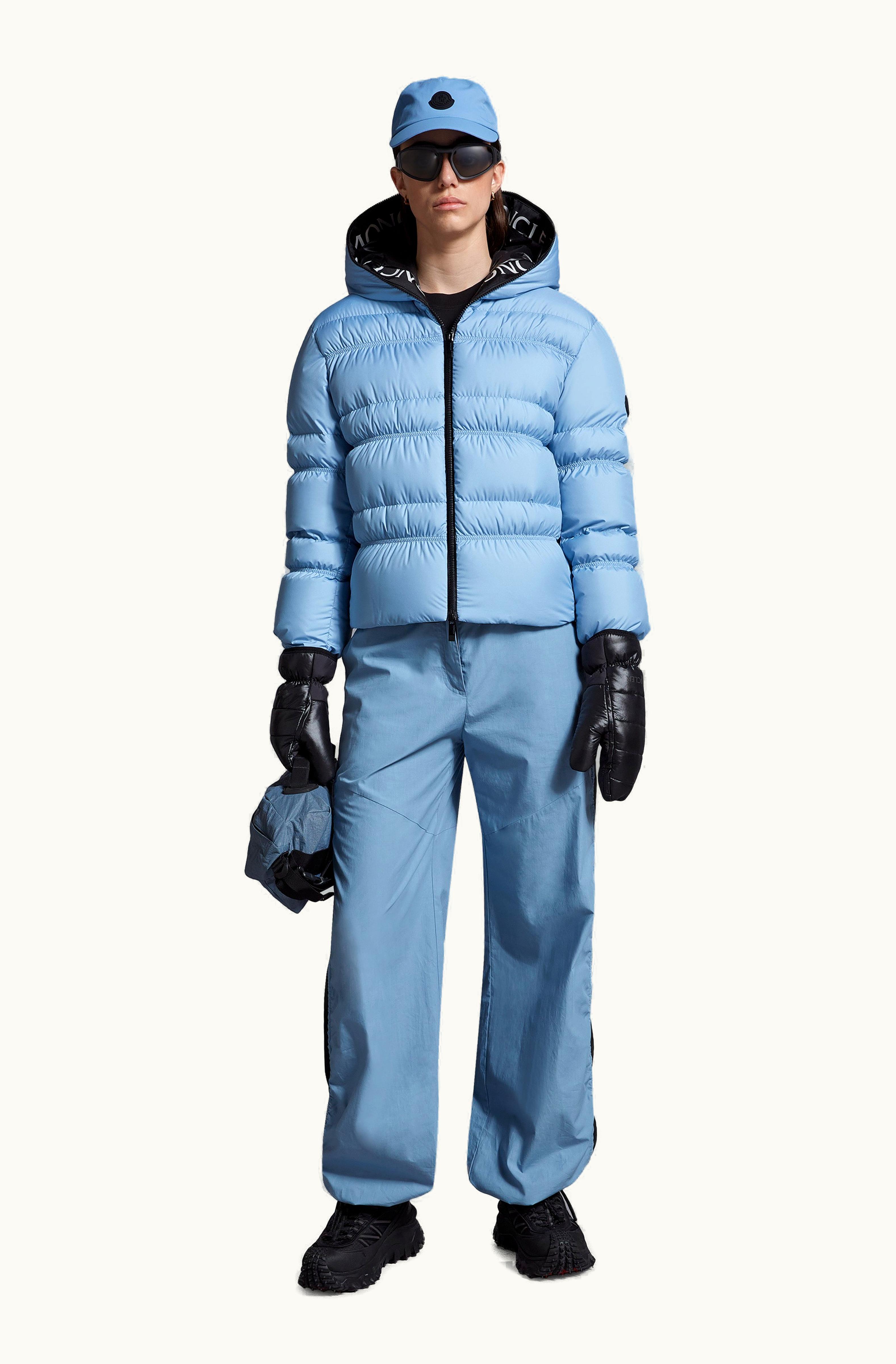 Moncler Moncler Yser Short Down Jacket Powder Blue