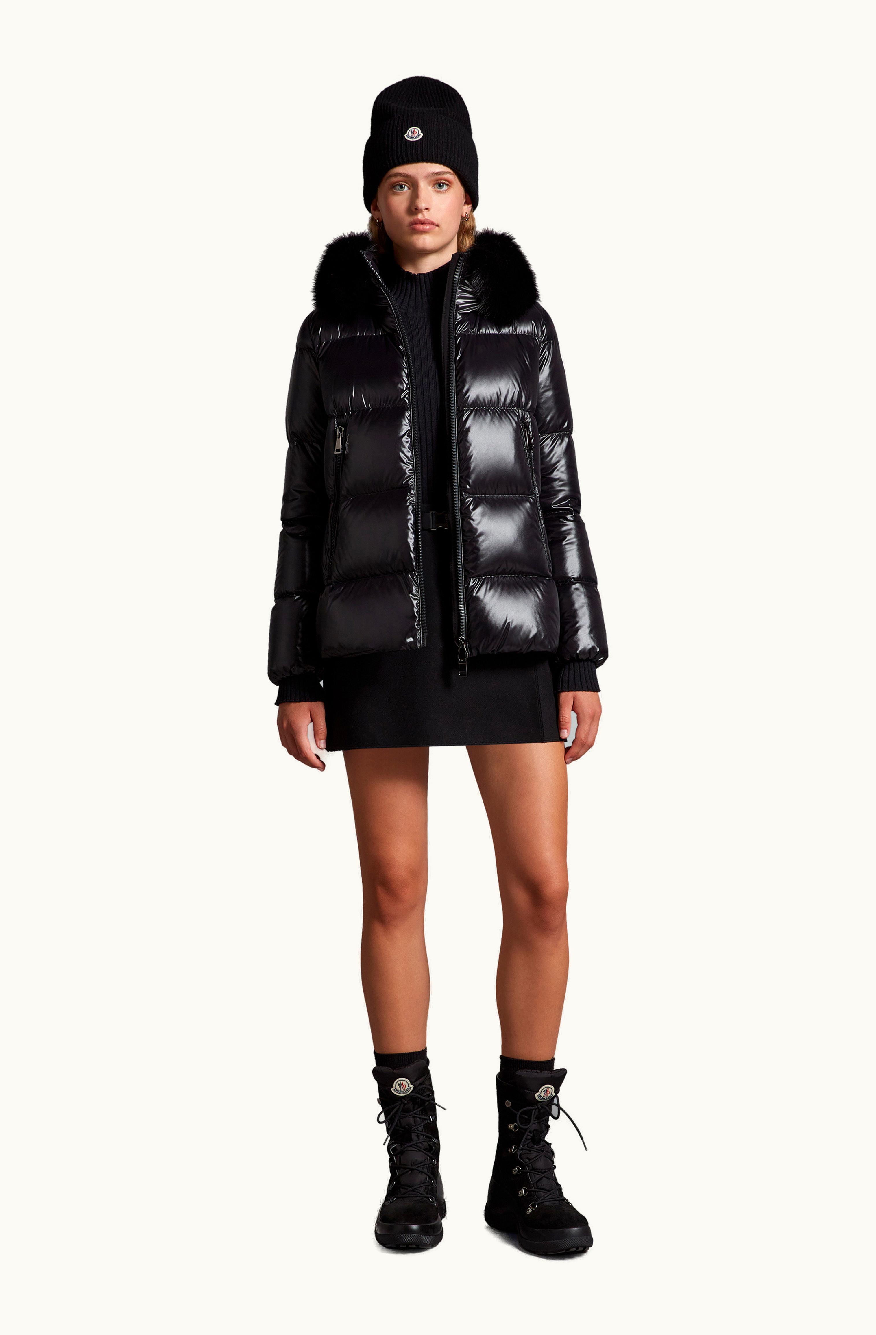 Moncler Moncler Laiche Short Down Jacket Black