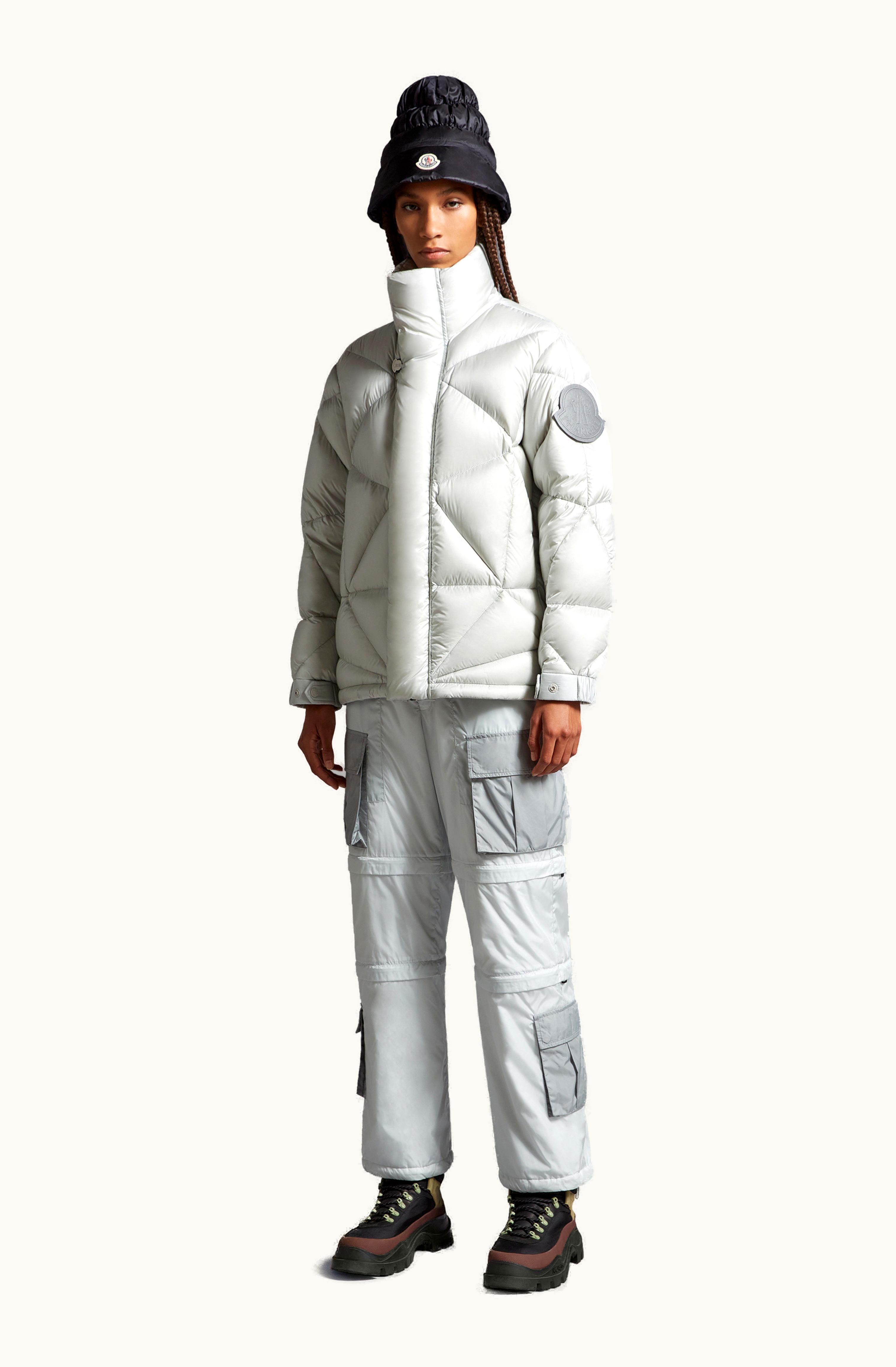 Moncler Moncler Oak Short Down Jacket Light Gray
