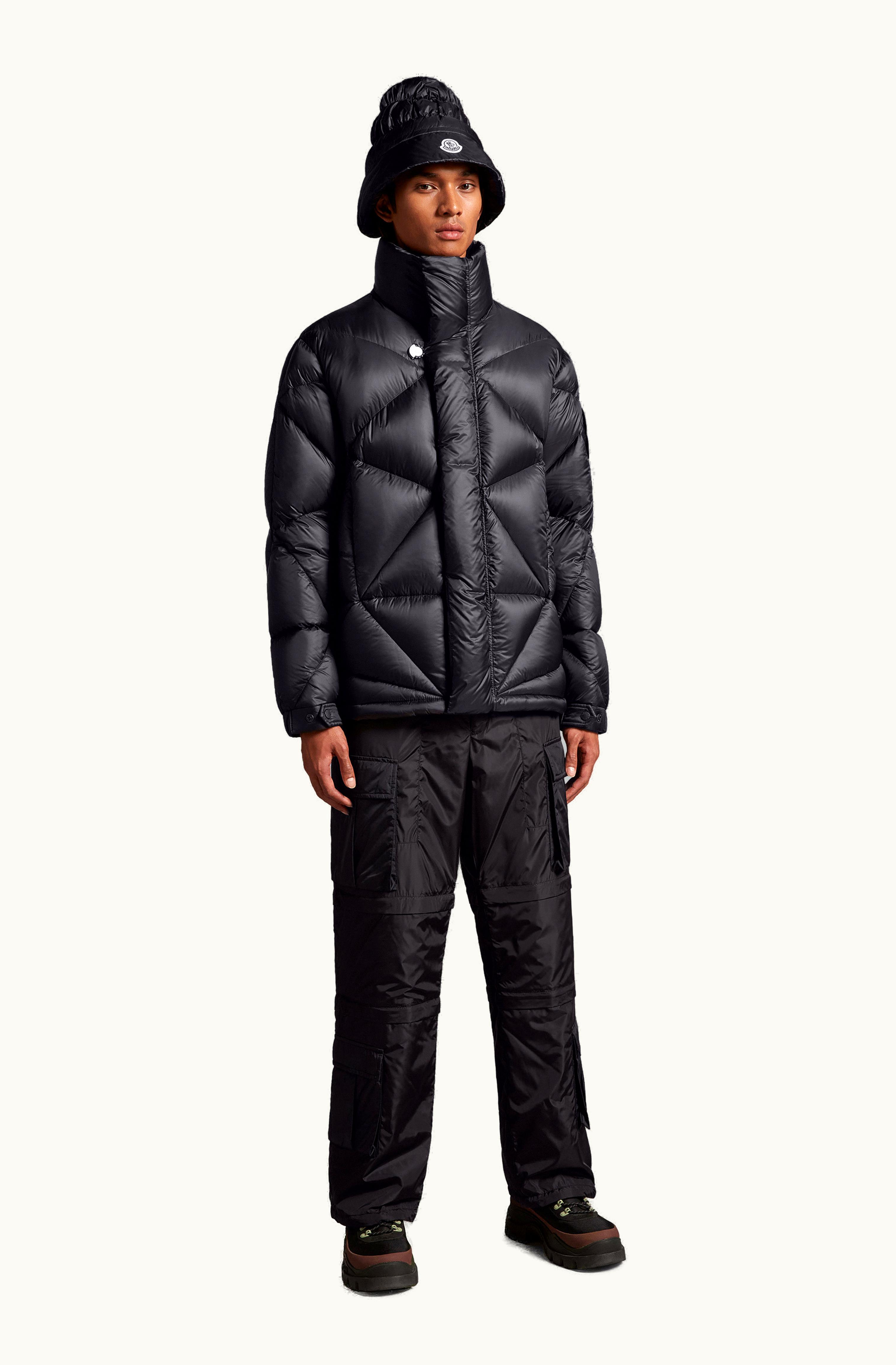 Moncler Moncler Oak Short Down Jacket Black
