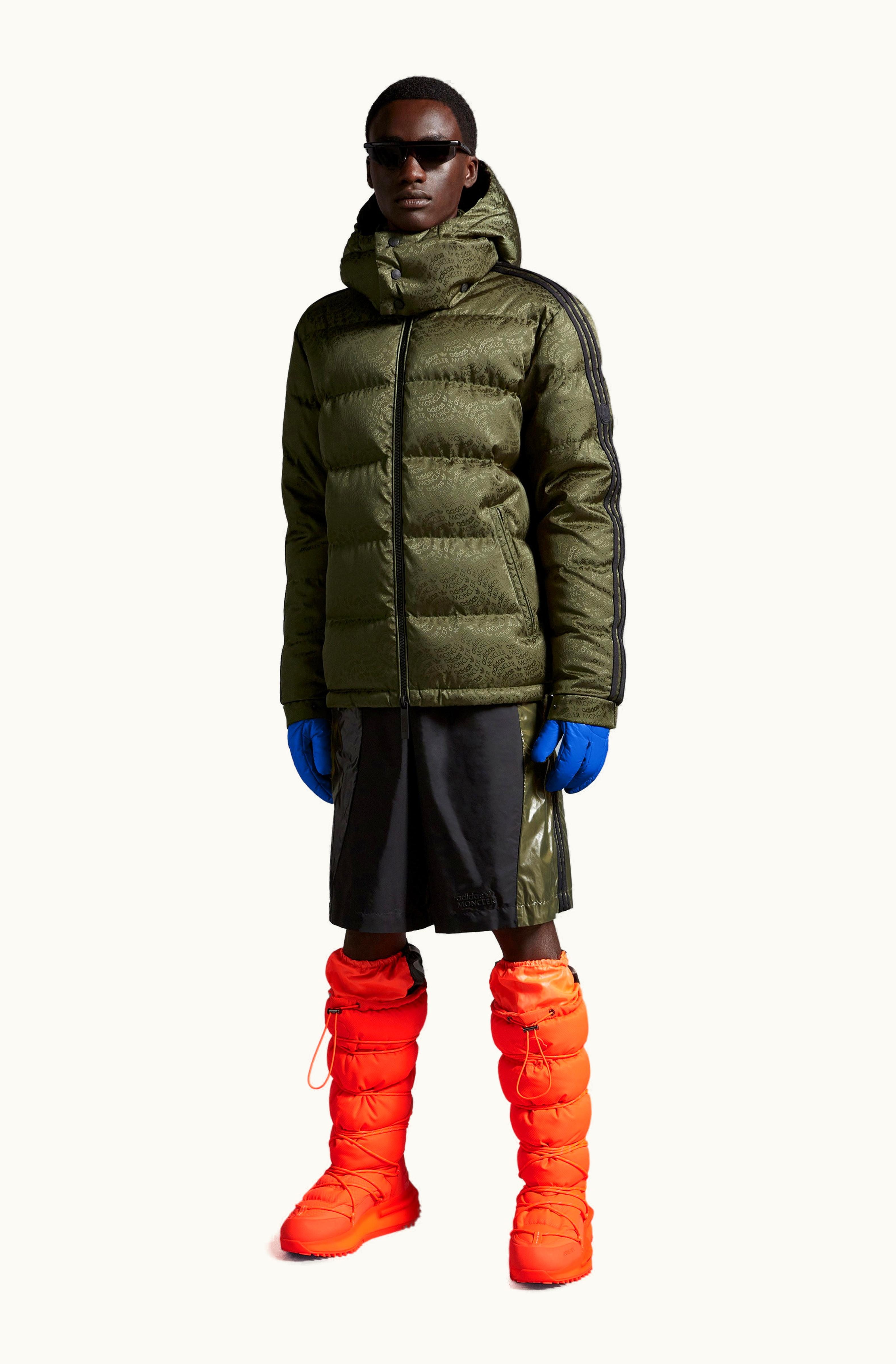 Moncler Moncler Alpbach Short Down Jacket Dark Green