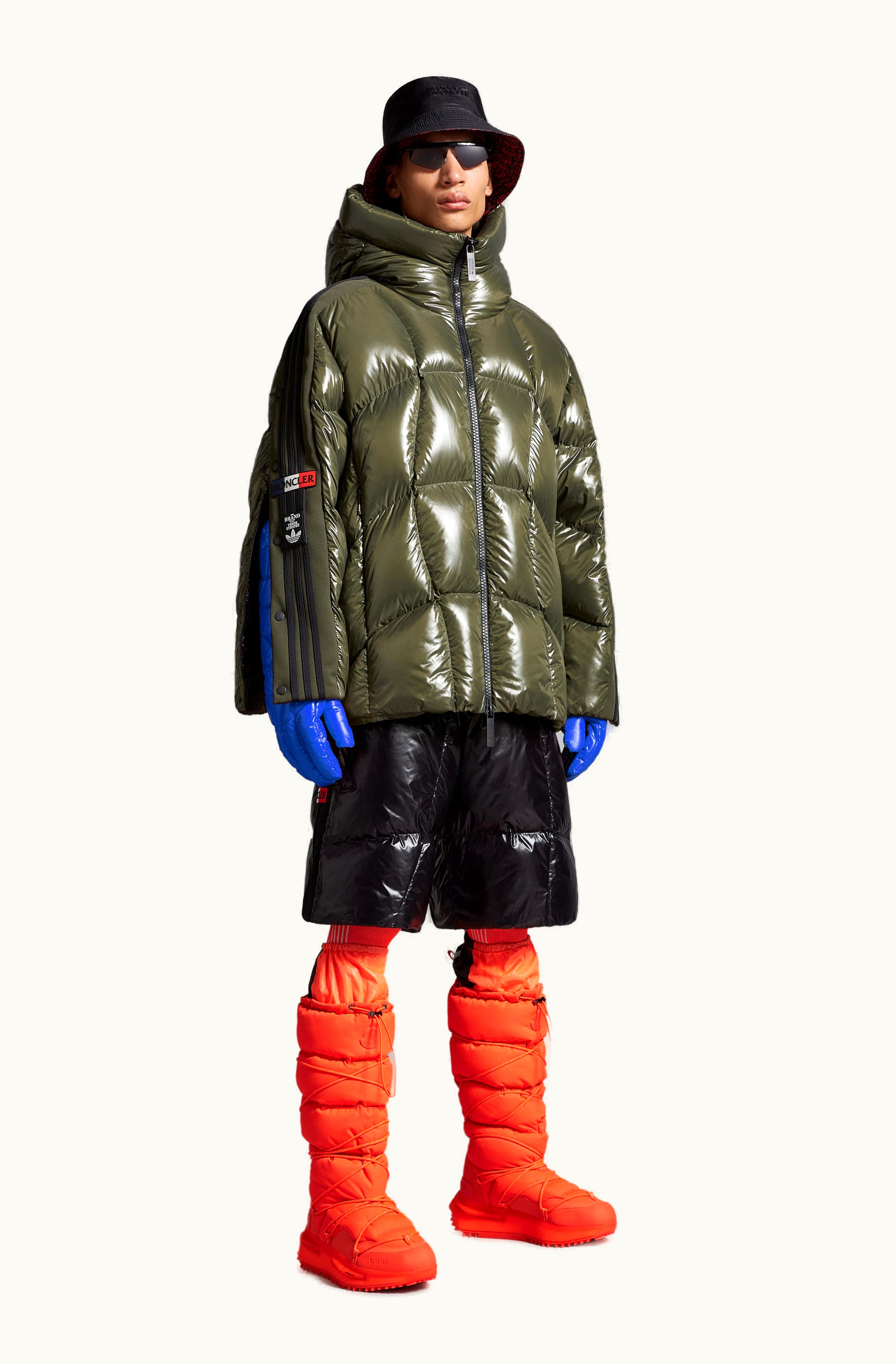 Moncler Moncler Beiser Short Down Jacket Dark Green