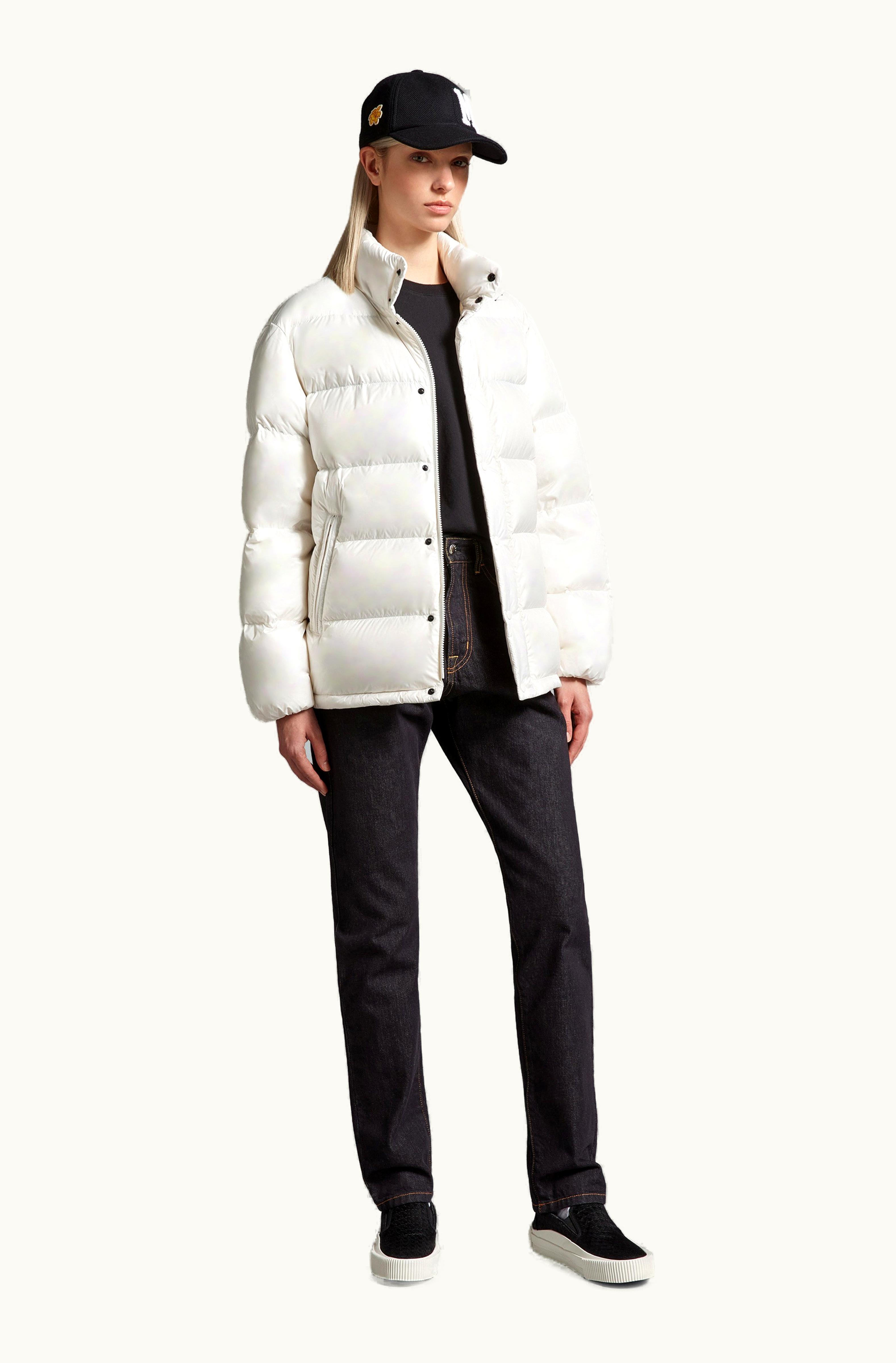 Moncler Moncler Amaranth Short Down Jacket Bright White