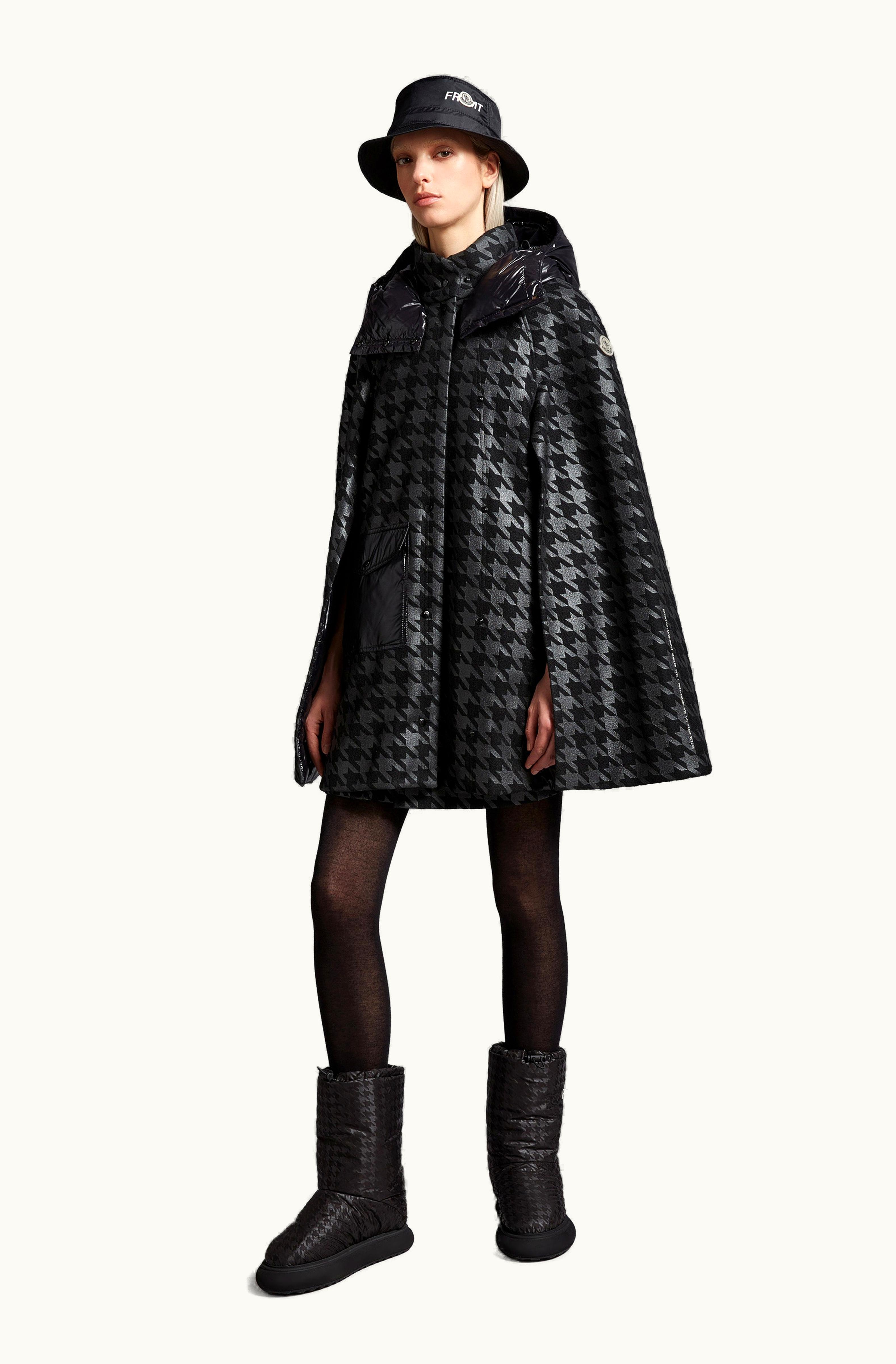 Moncler Moncler Coriander Down Cape Black & Gray