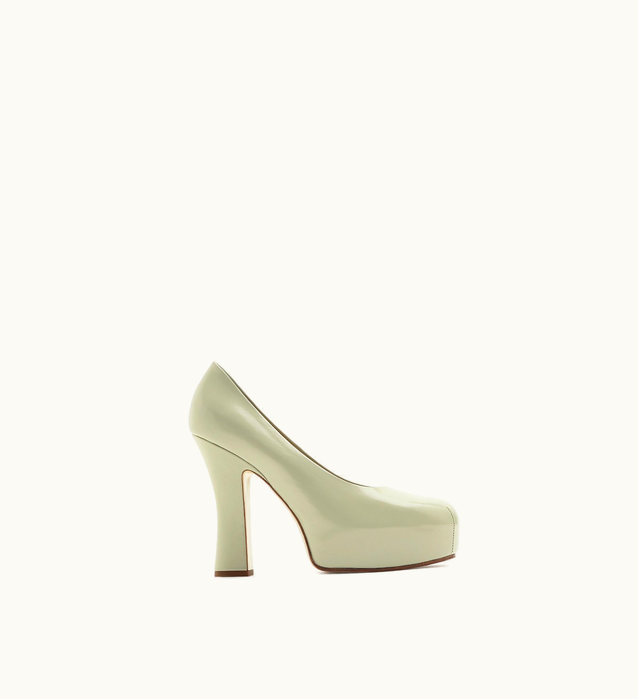Burberry Burberry Leather Arch Pumps In Pebble - Women