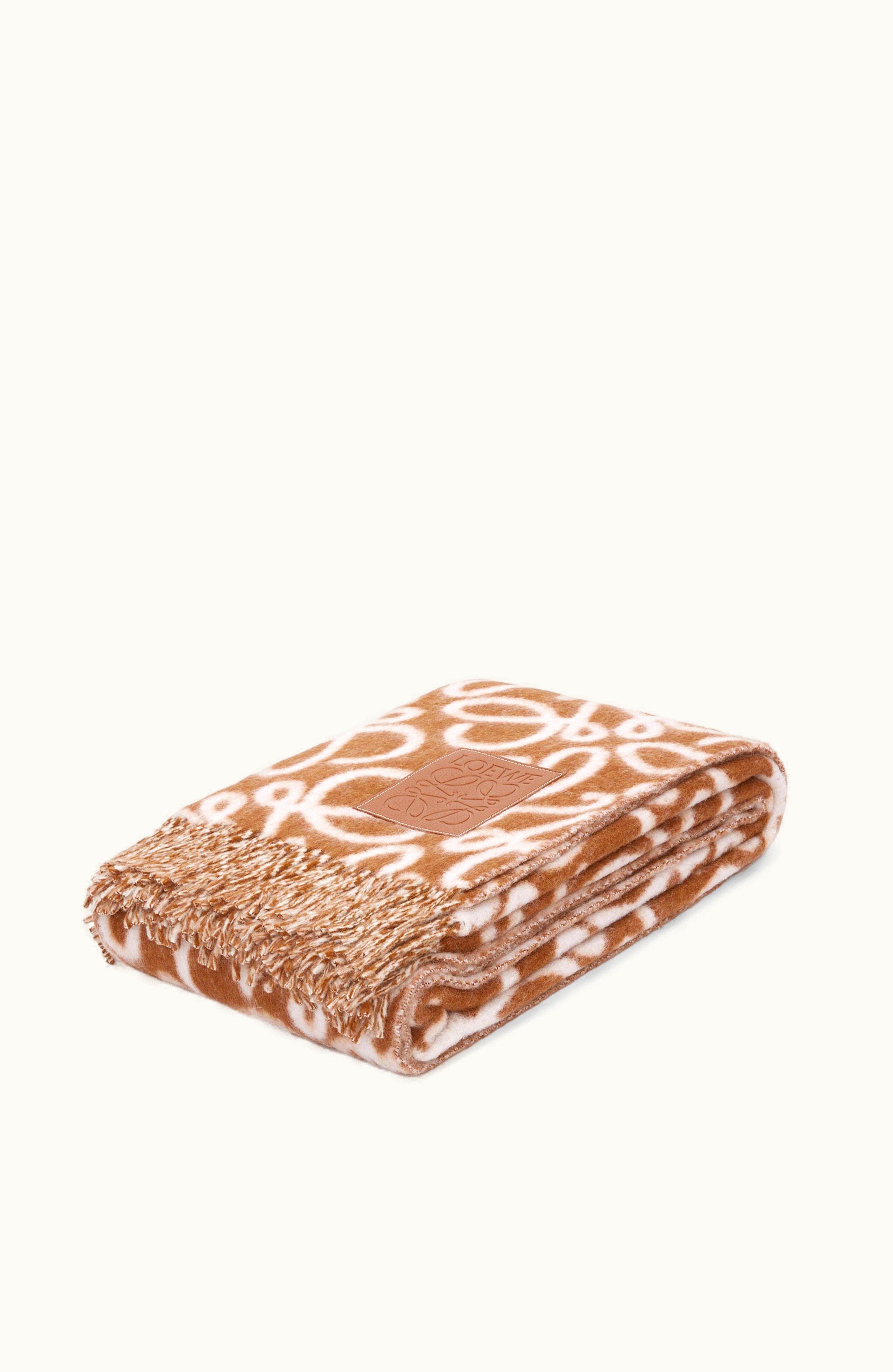 Loewe Loewe Anagram Blanket In Alpaca And Wool Brown / White