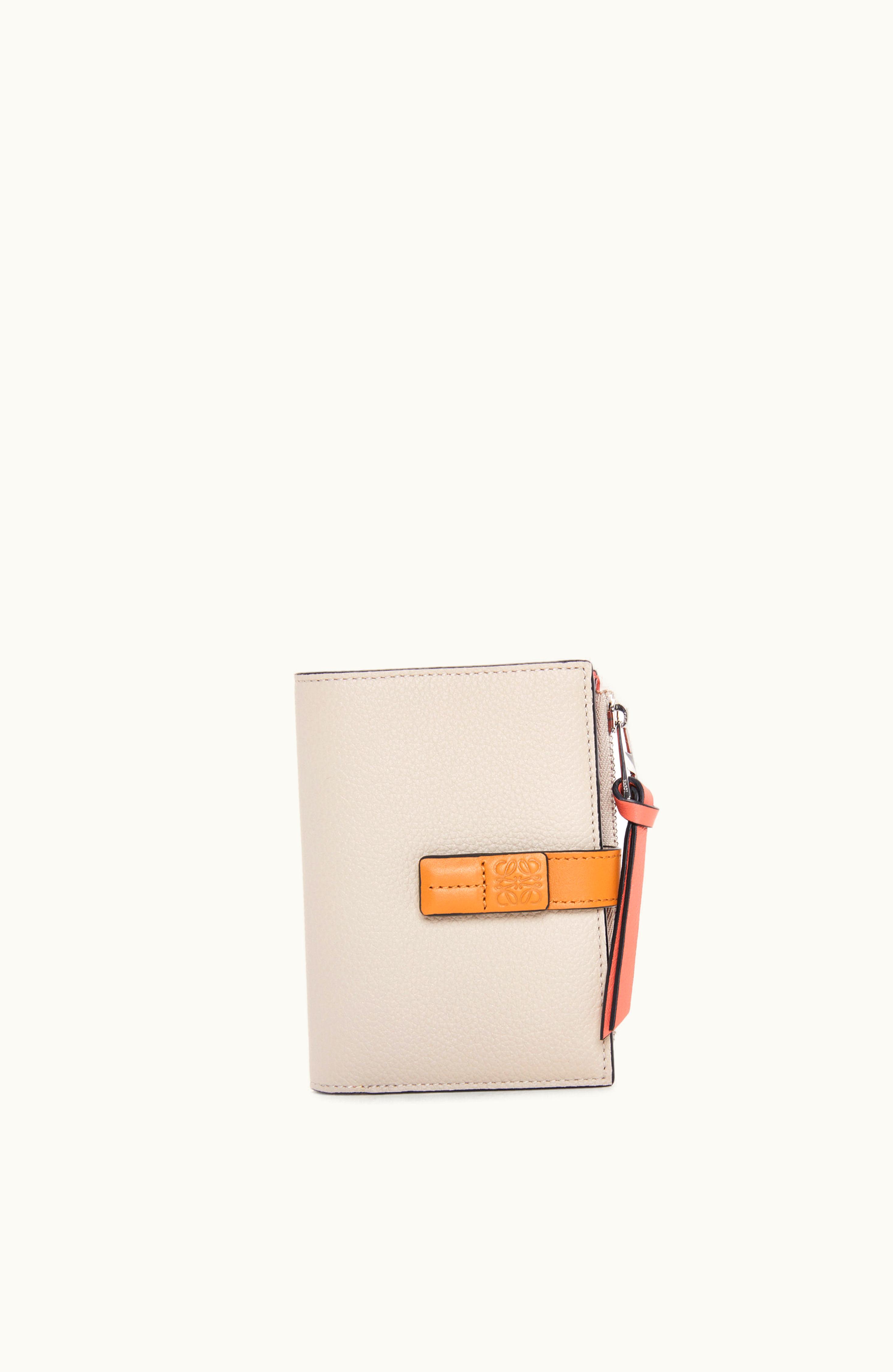 Loewe Loewe Slim Zip Bifold Wallet In Soft Grained Calfskin Light Oat / Honey