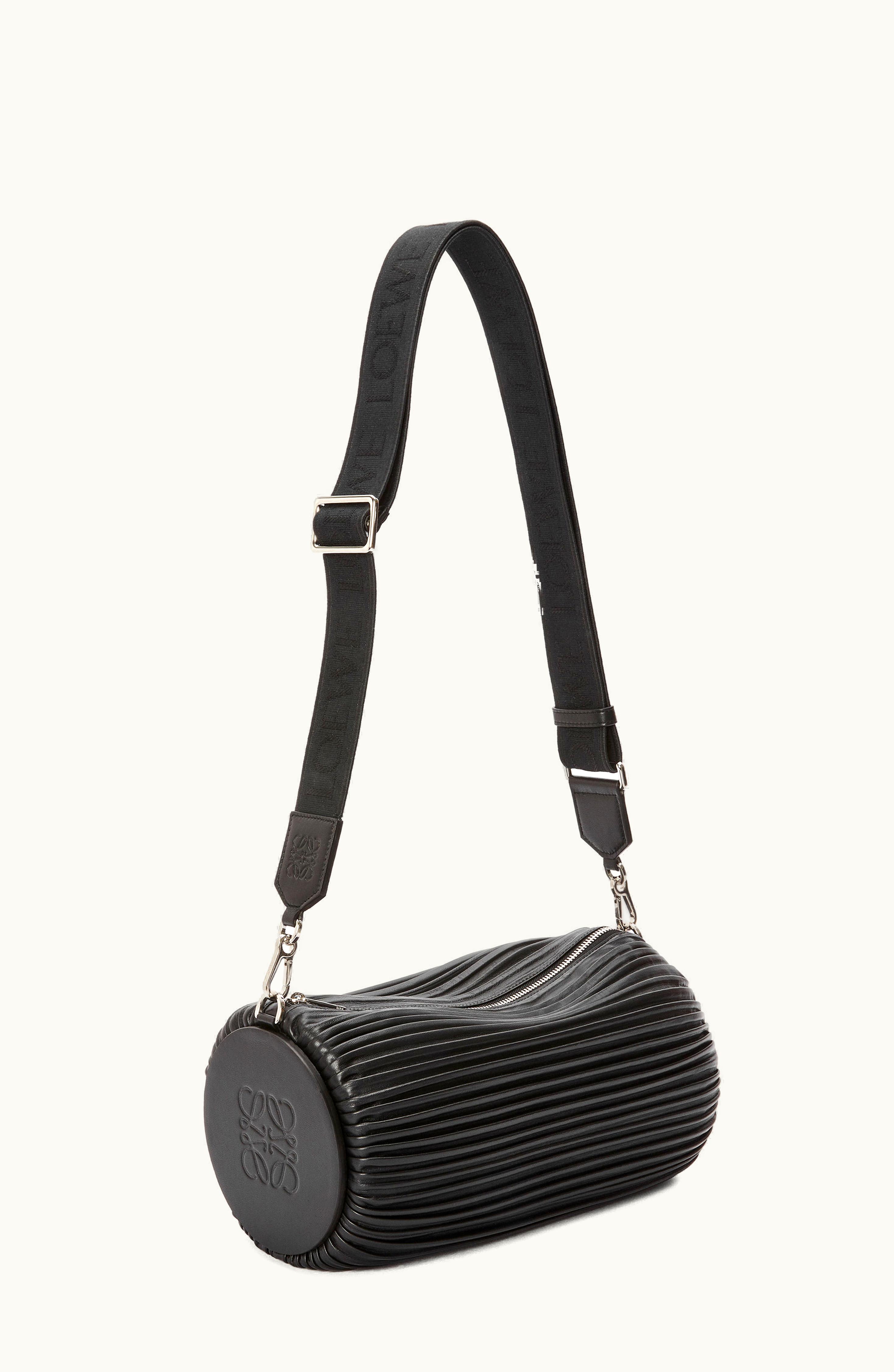 Loewe Loewe Large Bracelet Pouch In Pleated Nappa Black