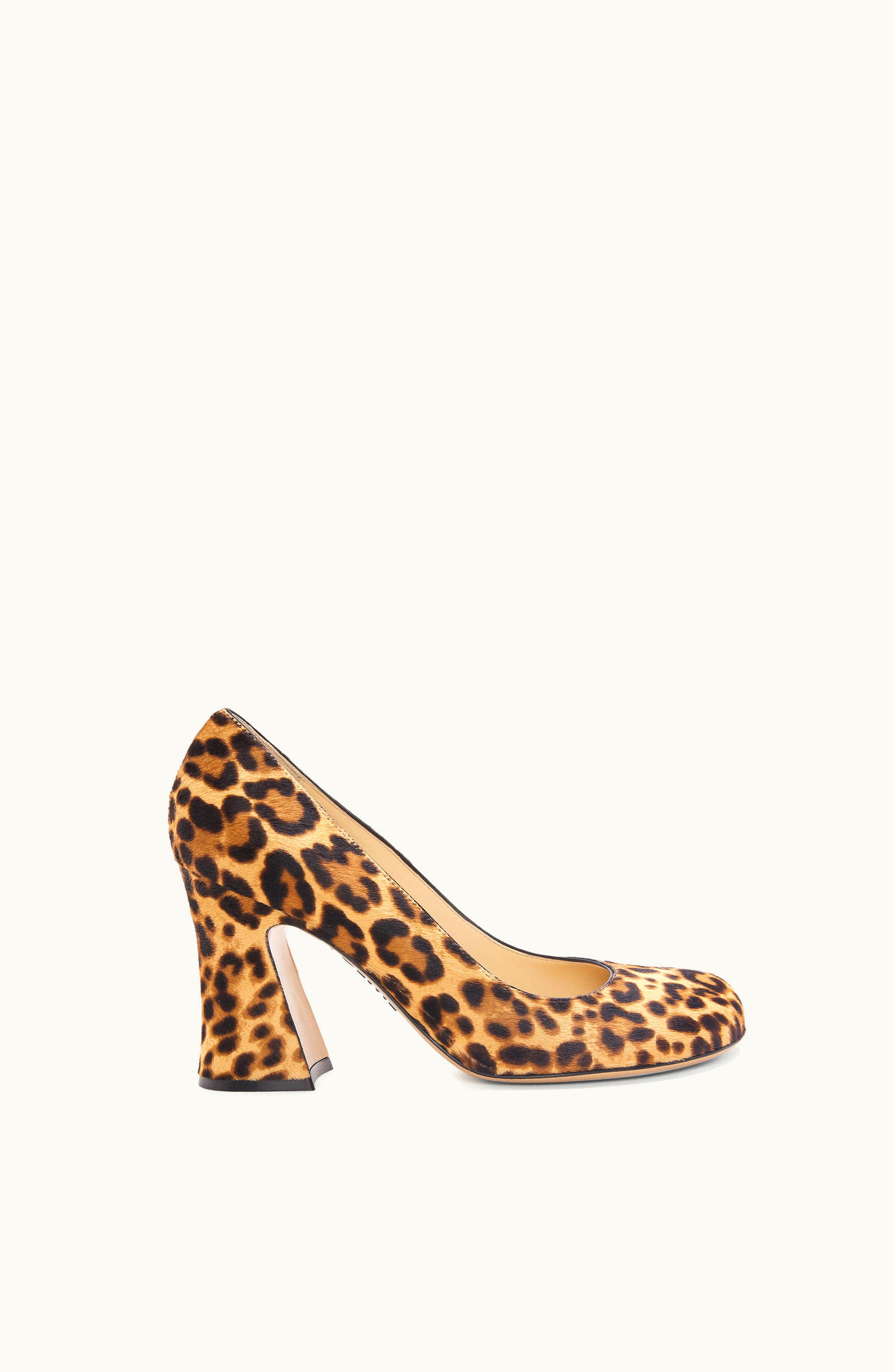 Loewe Loewe Calle Pump In Hairy Calfskin Black / Natural
