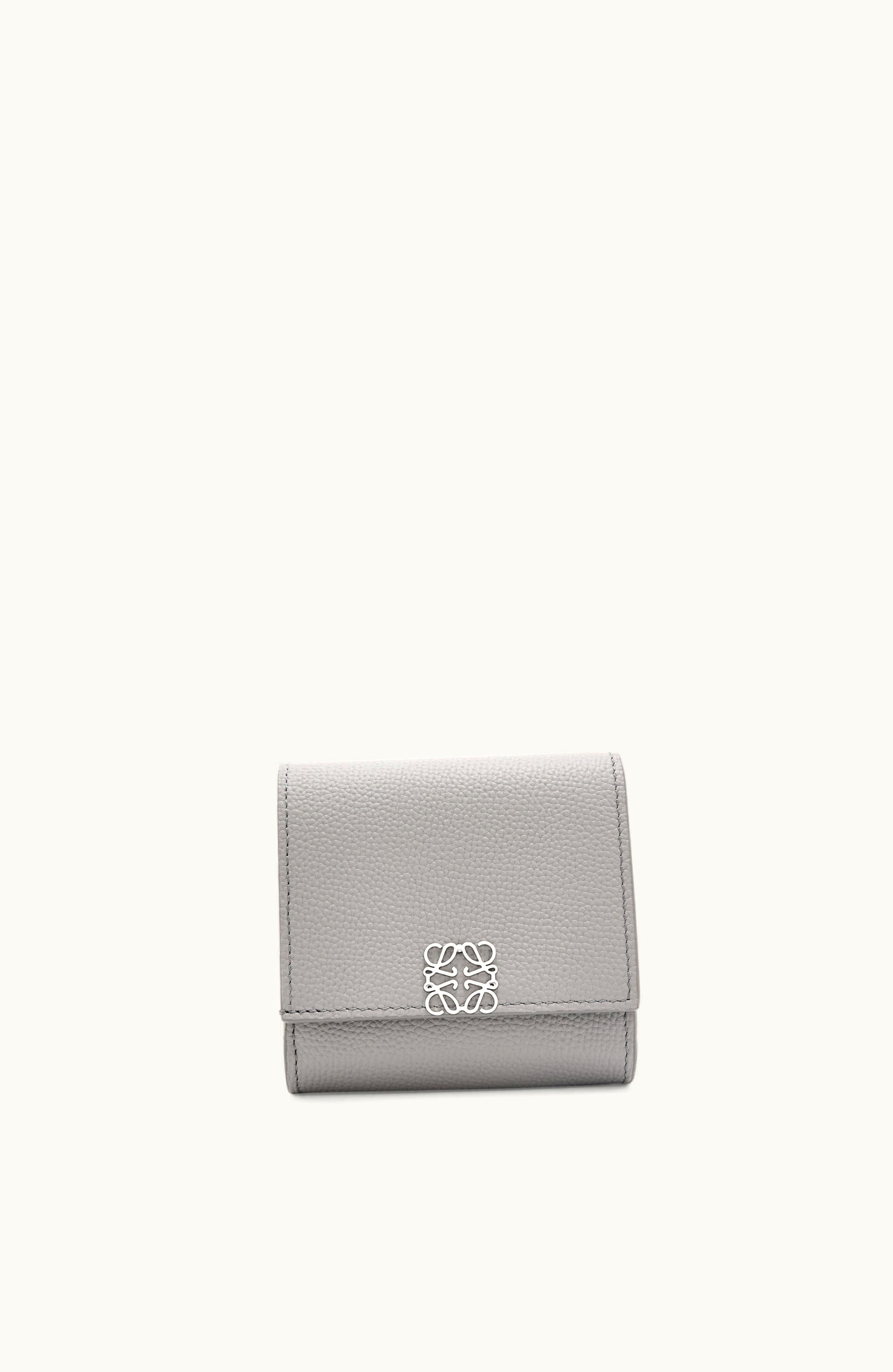 Loewe Loewe Anagram Compact Flap Wallet In Pebble Grain Calfskin Pearl Grey