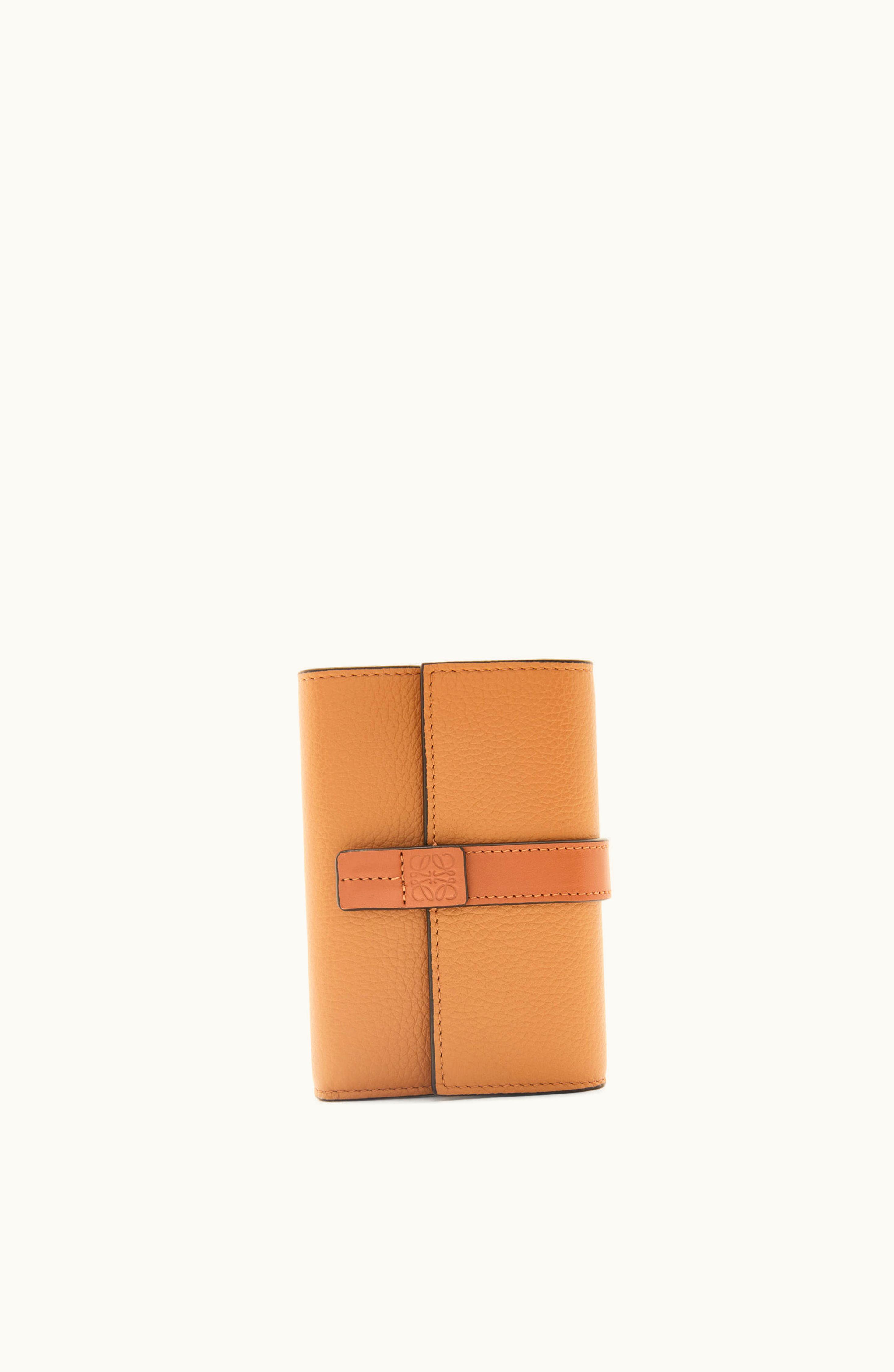 Loewe Loewe Small Vertical Wallet In Soft Grained Calfskin Toffee / Tan